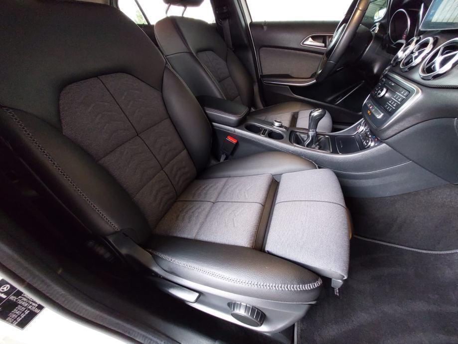 Mercedes-Benz GLA 200 d STYLE EXCLUSIVE ALU 2XPDC NAVI FULL LED GARNC., fotografija 10