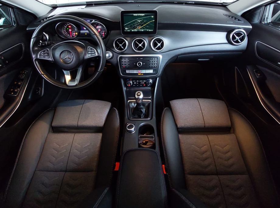 Mercedes-Benz GLA 200 d STYLE EXCLUSIVE ALU 2XPDC NAVI FULL LED GARNC., fotografija 7