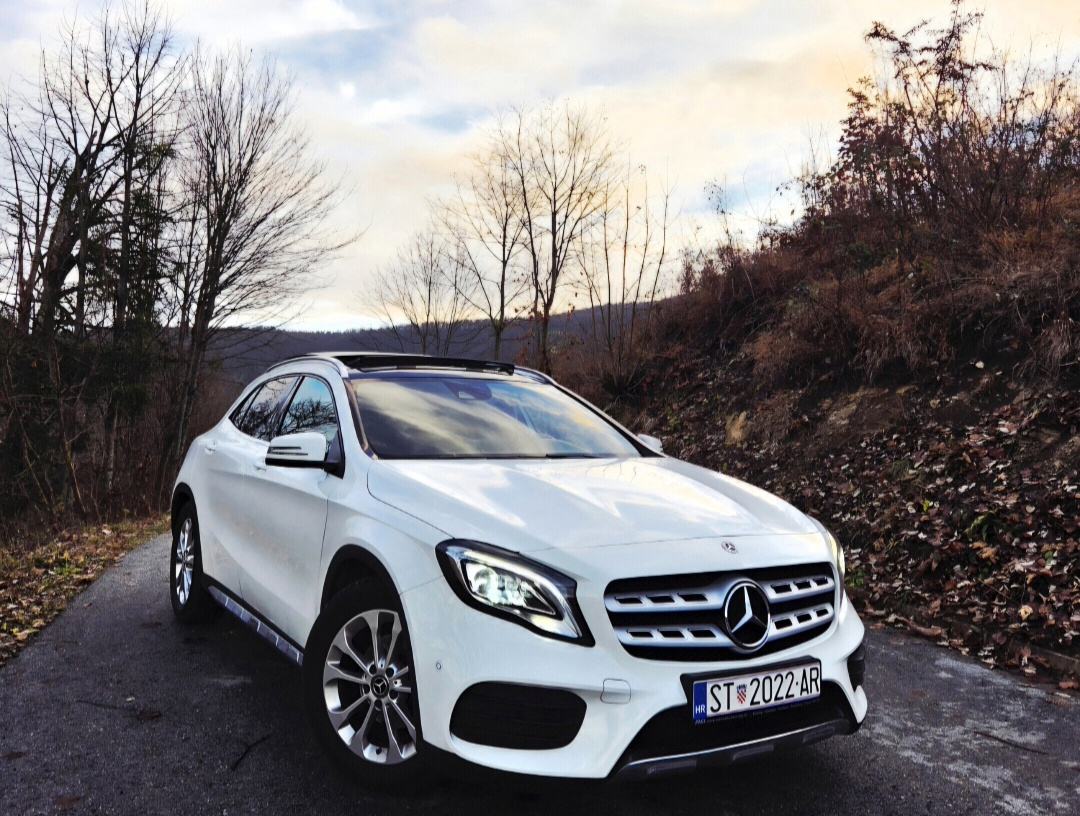 Mercedes-Benz GLA 200, fotografija 3