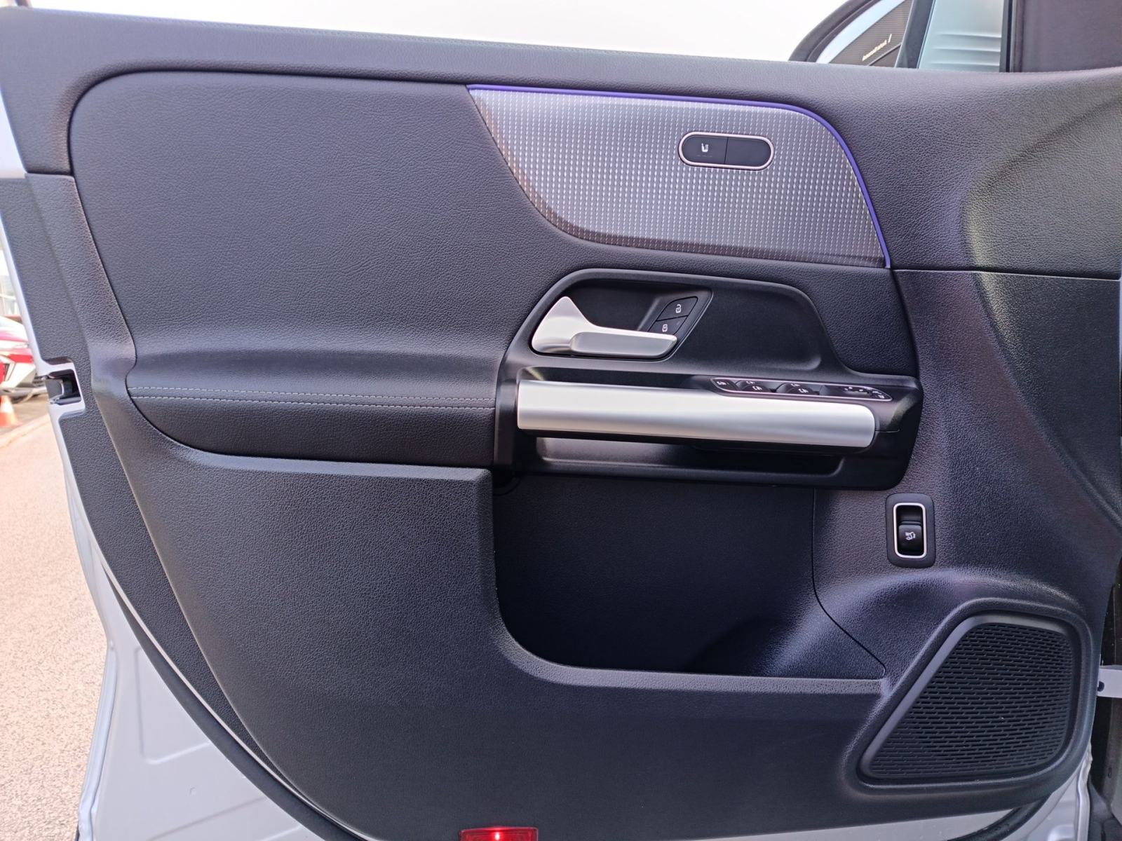 Mercedes-Benz GLA 200D - 3 godine jamstva, fotografija 15