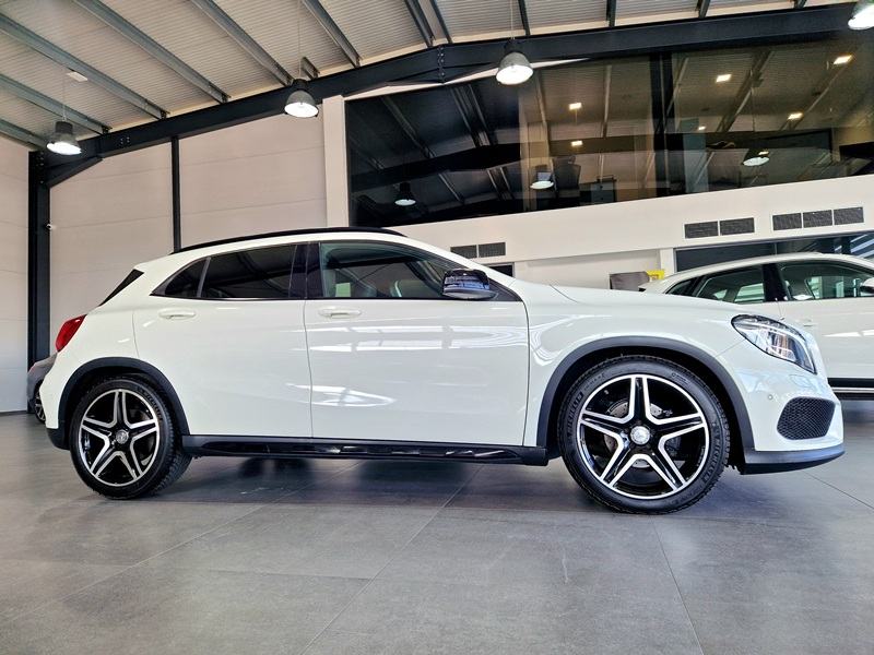 Mercedes-Benz GLA 200d AMG Line automatik Panorama, fotografija 8