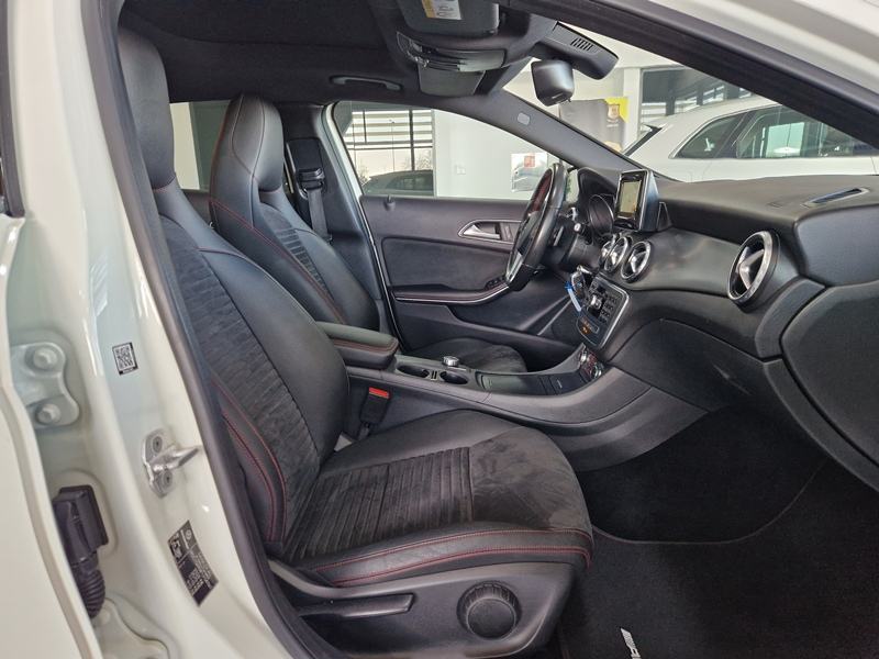 Mercedes-Benz GLA 200d AMG Line automatik Panorama, fotografija 15