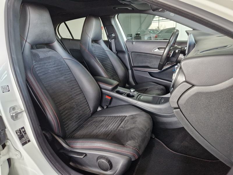 Mercedes-Benz GLA 200d AMG Line automatik Panorama, fotografija 16