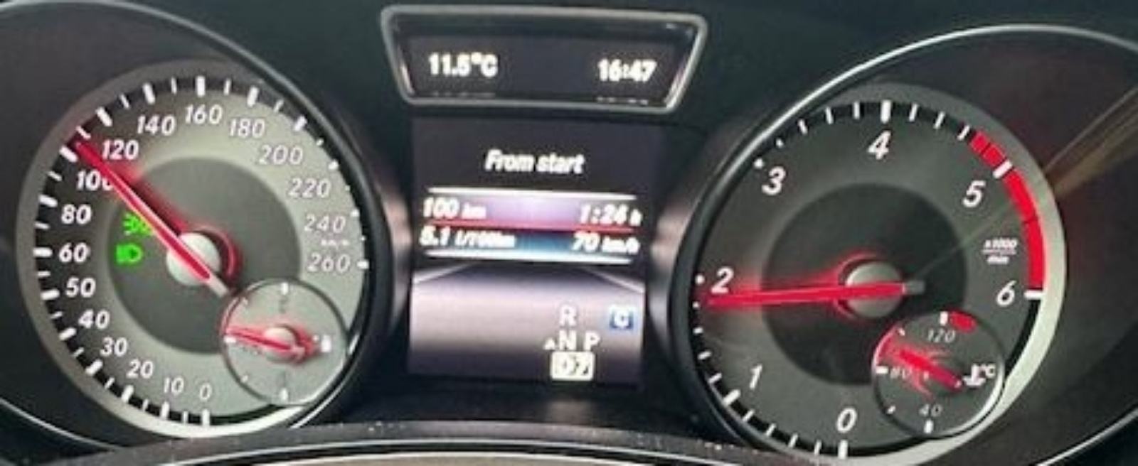 Mercedes-Benz GLA 200d aut.Kao nov!Kupljen u Hr, fotografija 13