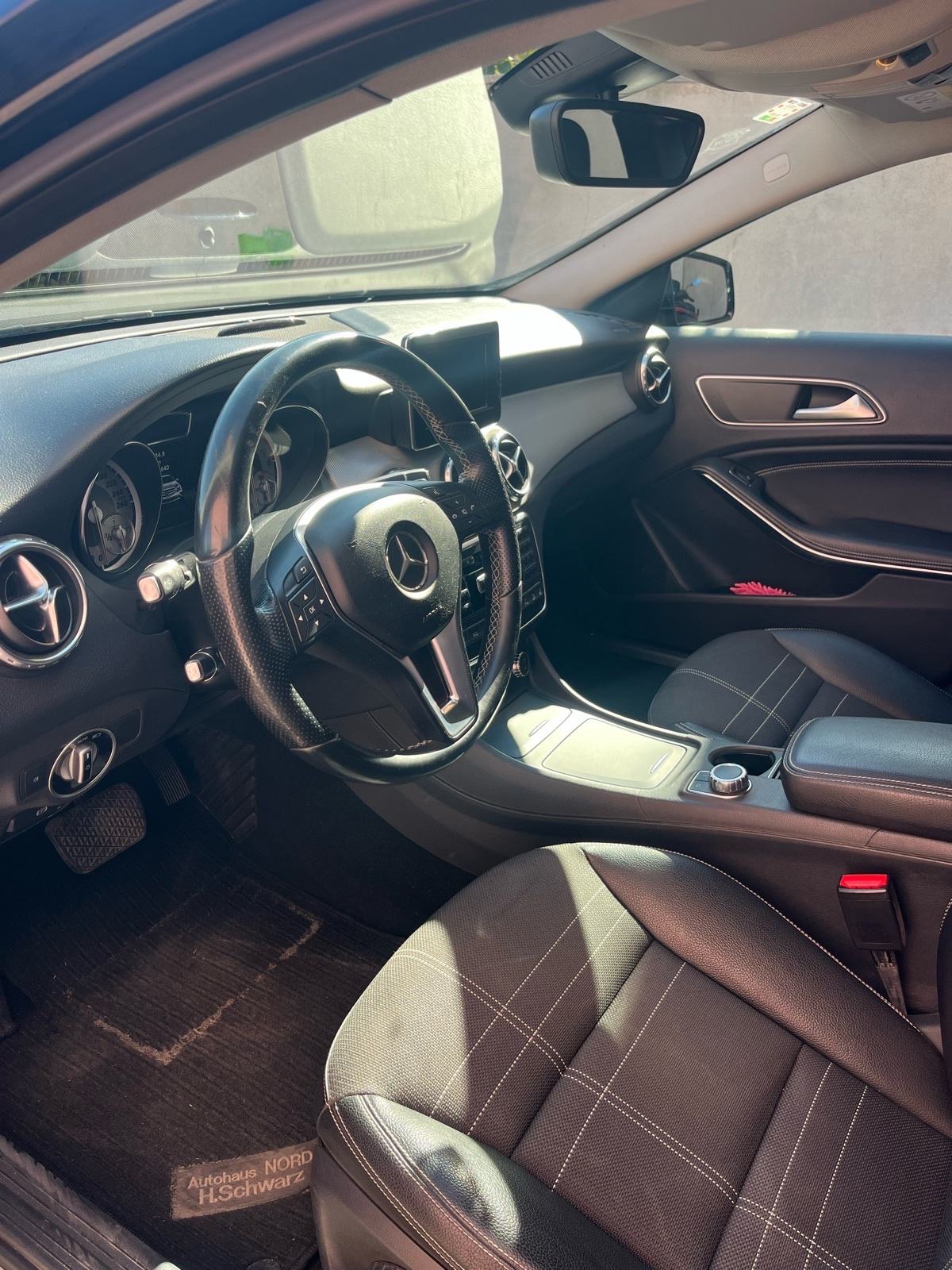 Mercedes-Benz GLA 220 CDI 4MATIC automatik, fotografija 4