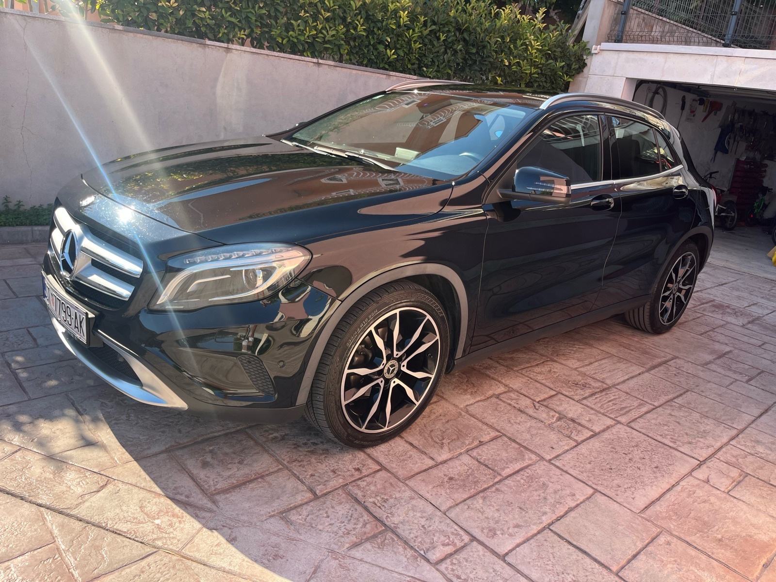 Mercedes-Benz GLA 220 CDI 4MATIC automatik, fotografija 1