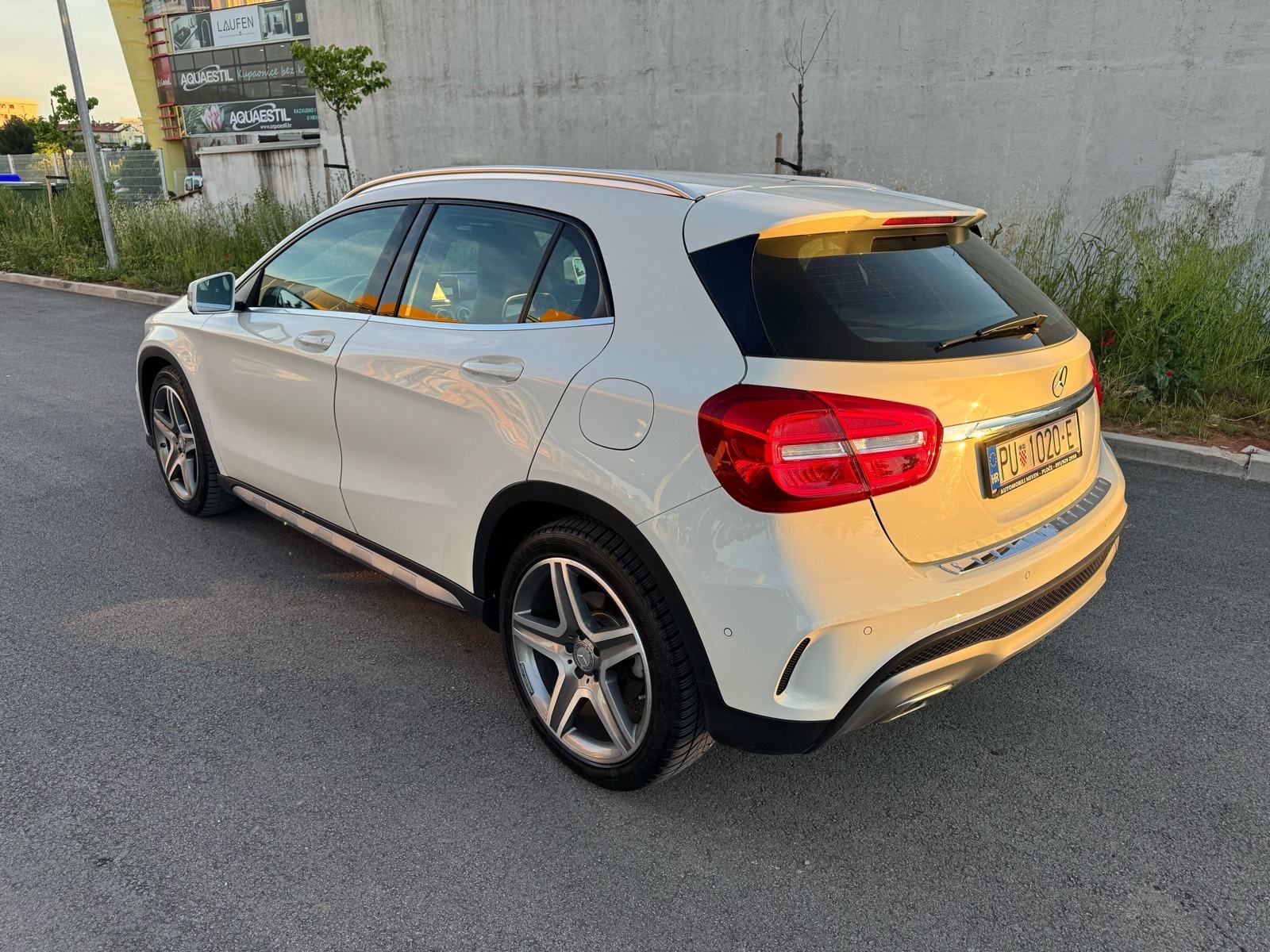 Mercedes-Benz GLA 220 CDI AT AMG / NAVIGACIJA / PARK ASSIST PILOT, fotografija 4