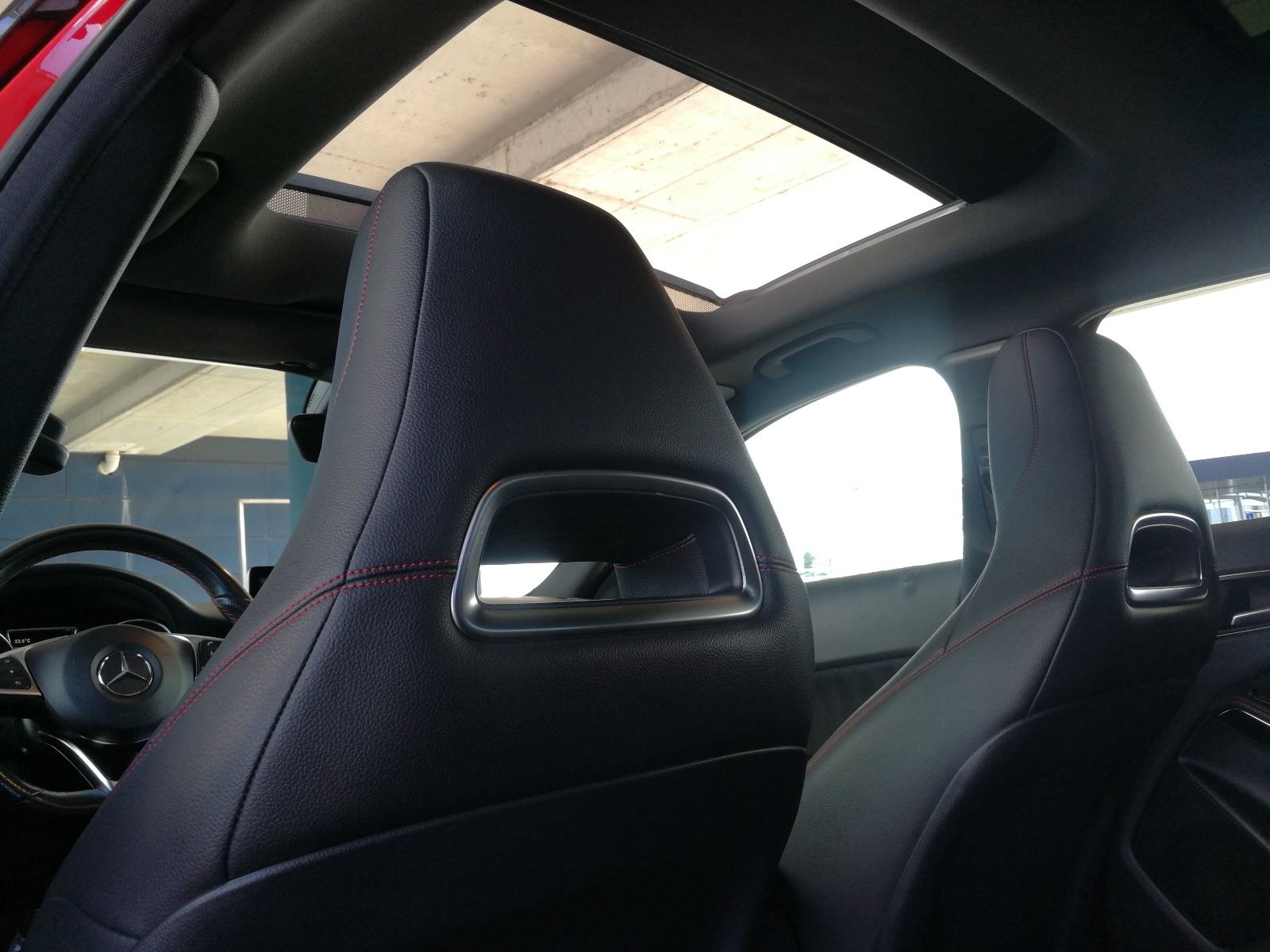 Mercedes-Benz GLA 220 d 4MATIC AMG PANO, fotografija 13