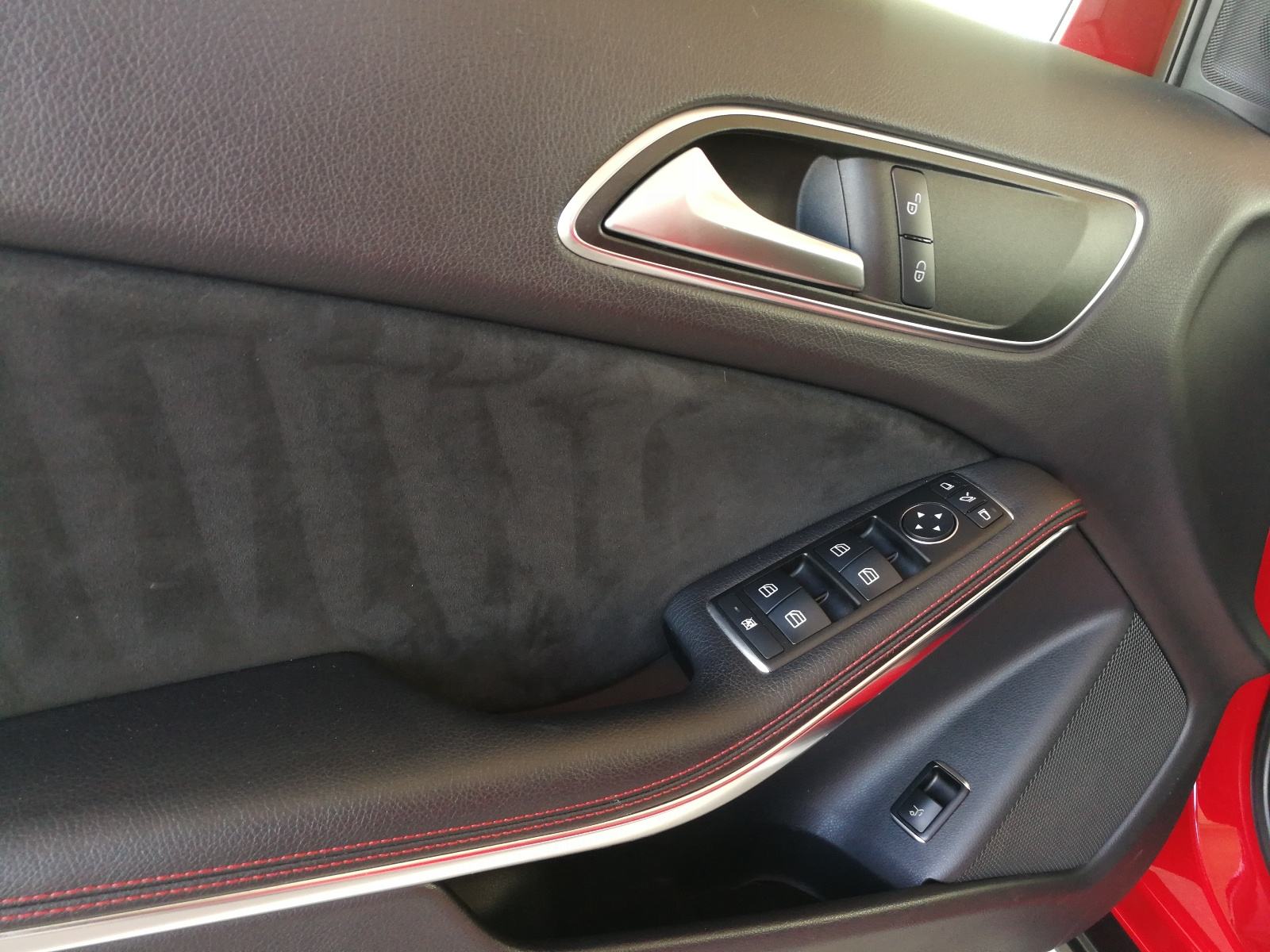 Mercedes-Benz GLA 220 d 4MATIC AMG PANO, fotografija 15