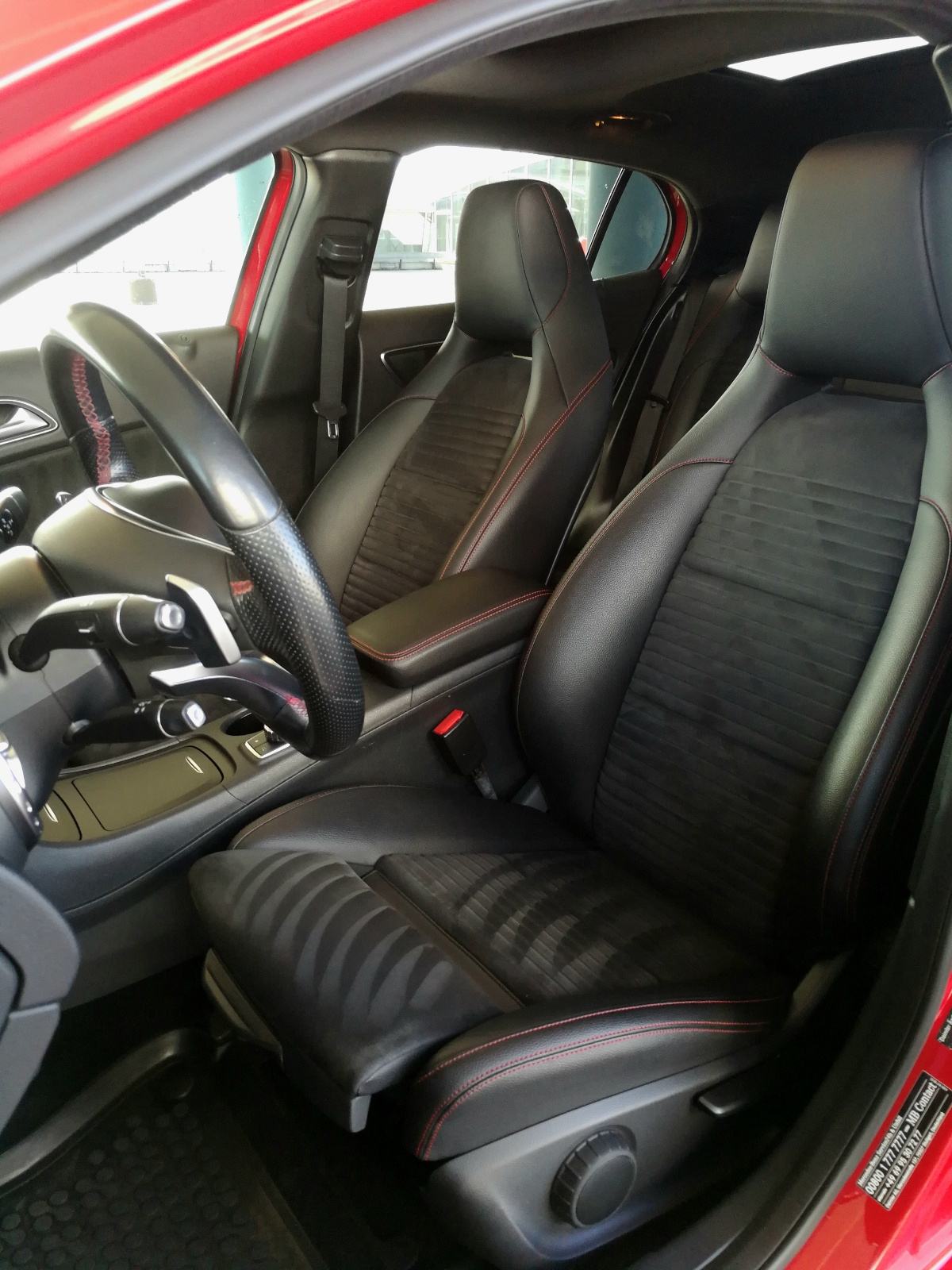 Mercedes-Benz GLA 220 d 4MATIC AMG PANO, fotografija 12