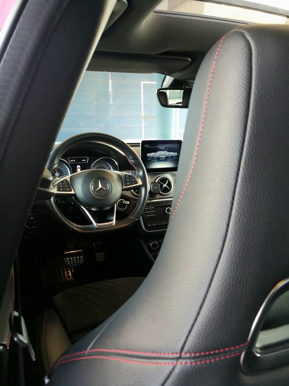 Mercedes-Benz GLA 220 d 4MATIC AMG PANO, fotografija 16