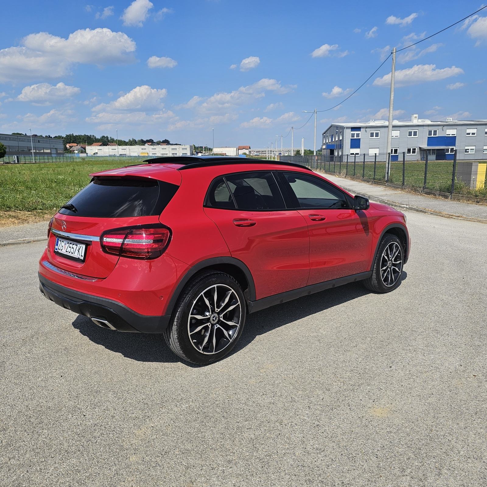 Mercedes-Benz GLA 220 d 4MATIC automatik, fotografija 3