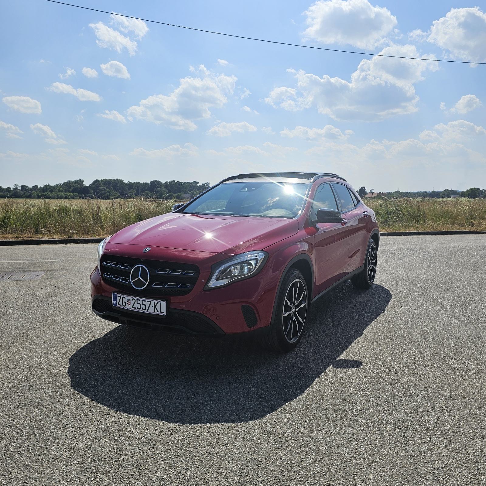 Mercedes-Benz GLA 220 d 4MATIC automatik, fotografija 2