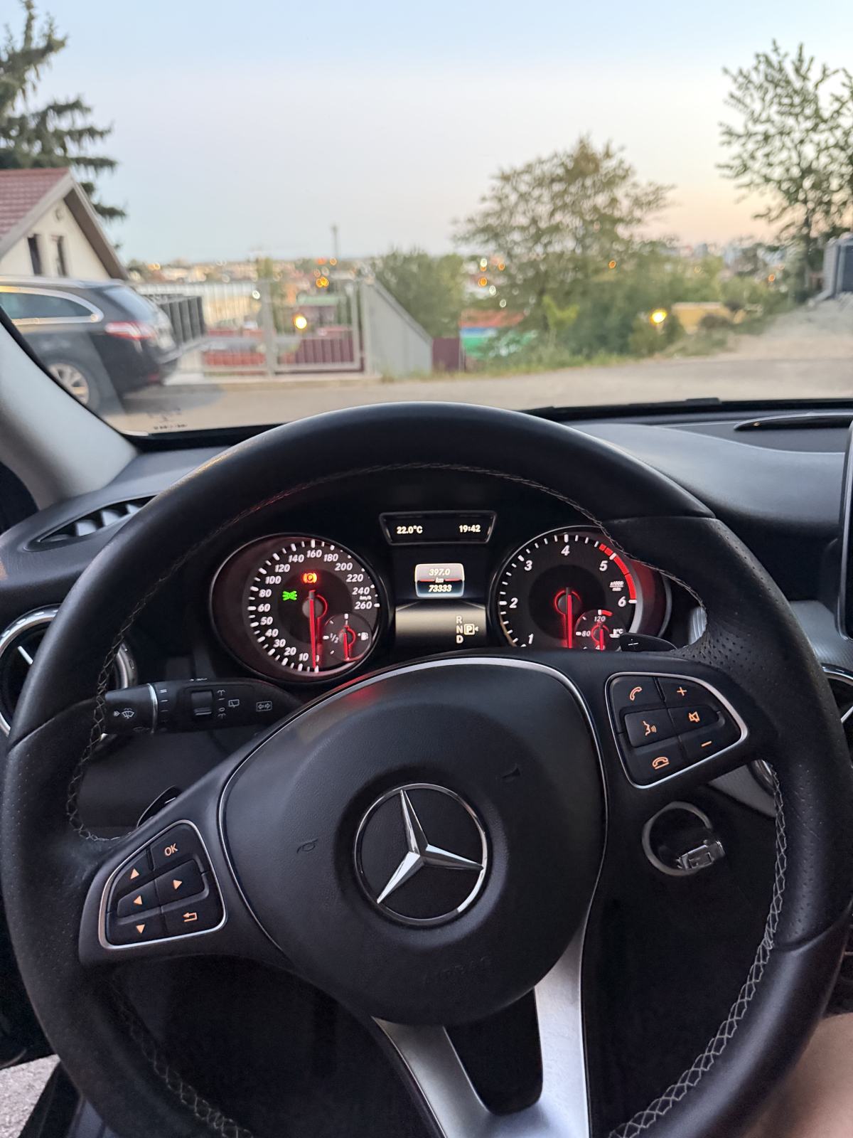 Mercedes-Benz GLA 220 d 4MATIC, fotografija 12