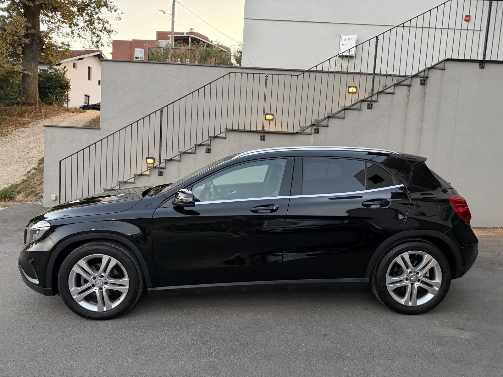Mercedes-Benz GLA 220 d 4MATIC, fotografija 4