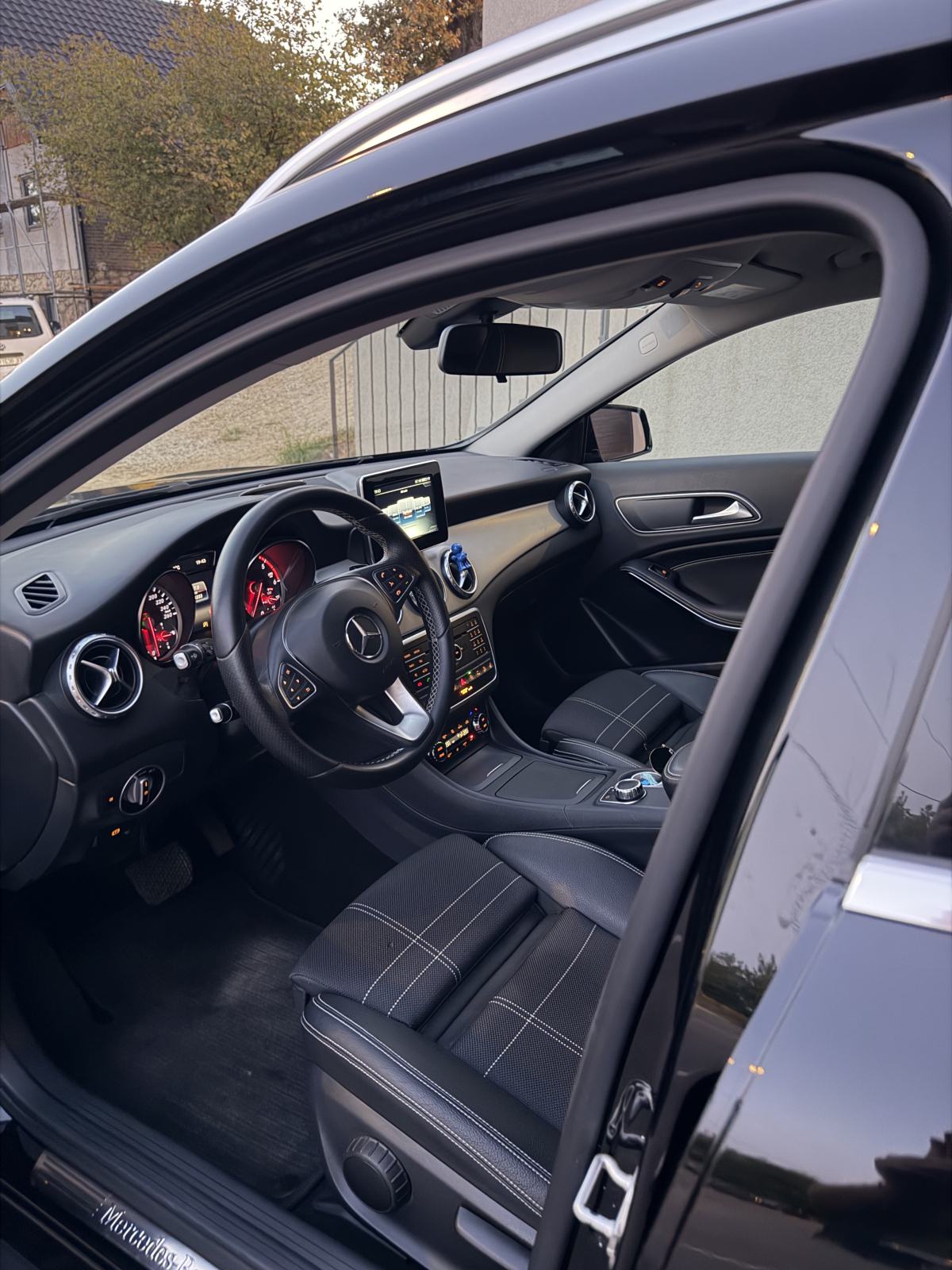 Mercedes-Benz GLA 220 d 4MATIC, fotografija 10