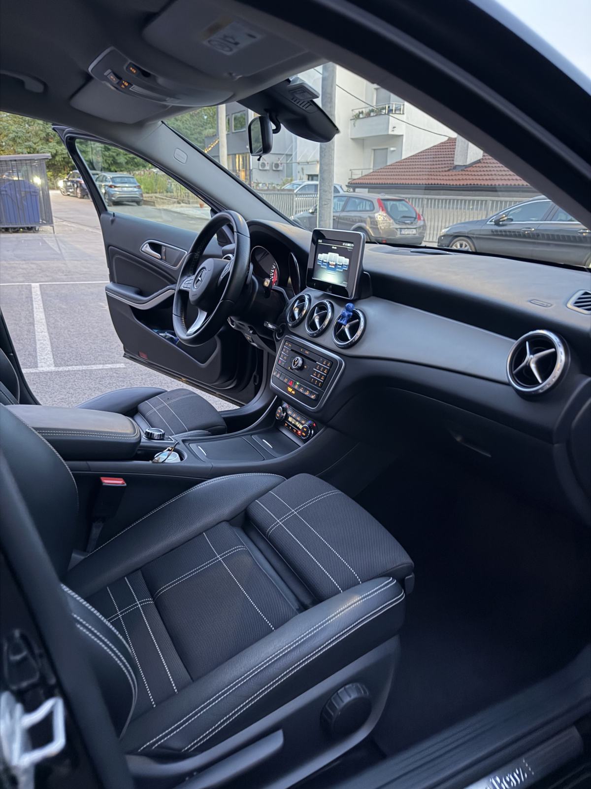 Mercedes-Benz GLA 220 d 4MATIC, fotografija 11