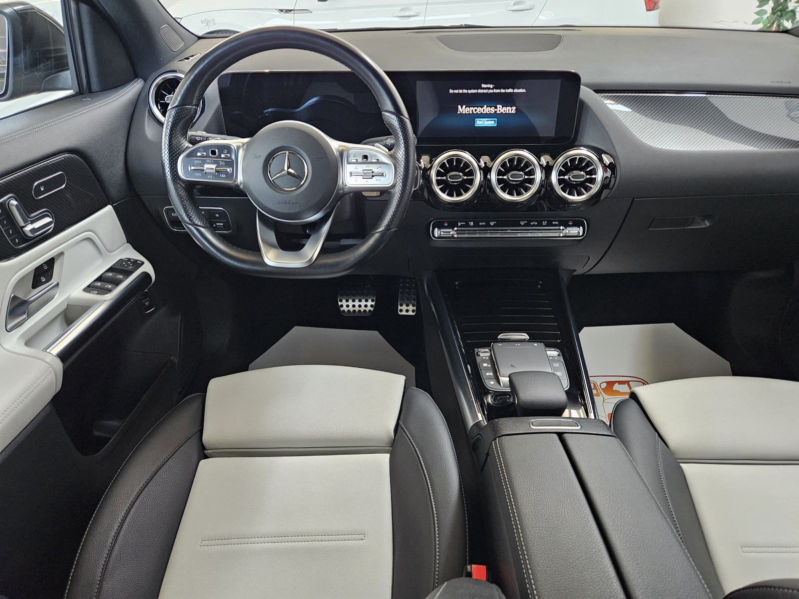 Mercedes-Benz GLA 220 d AMG LINE 4MATIC-4x4 MEMORY KAMERA ALU-19 LED, fotografija 8