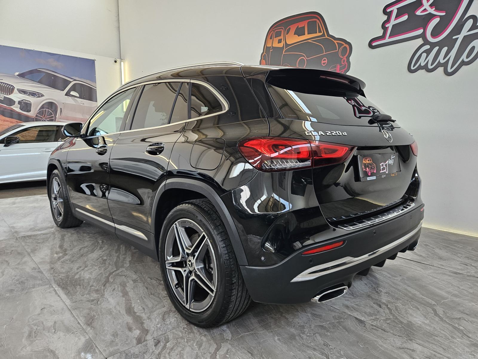 Mercedes-Benz GLA 220 d AMG LINE 4MATIC-4x4 MEMORY KAMERA ALU-19 LED, fotografija 4
