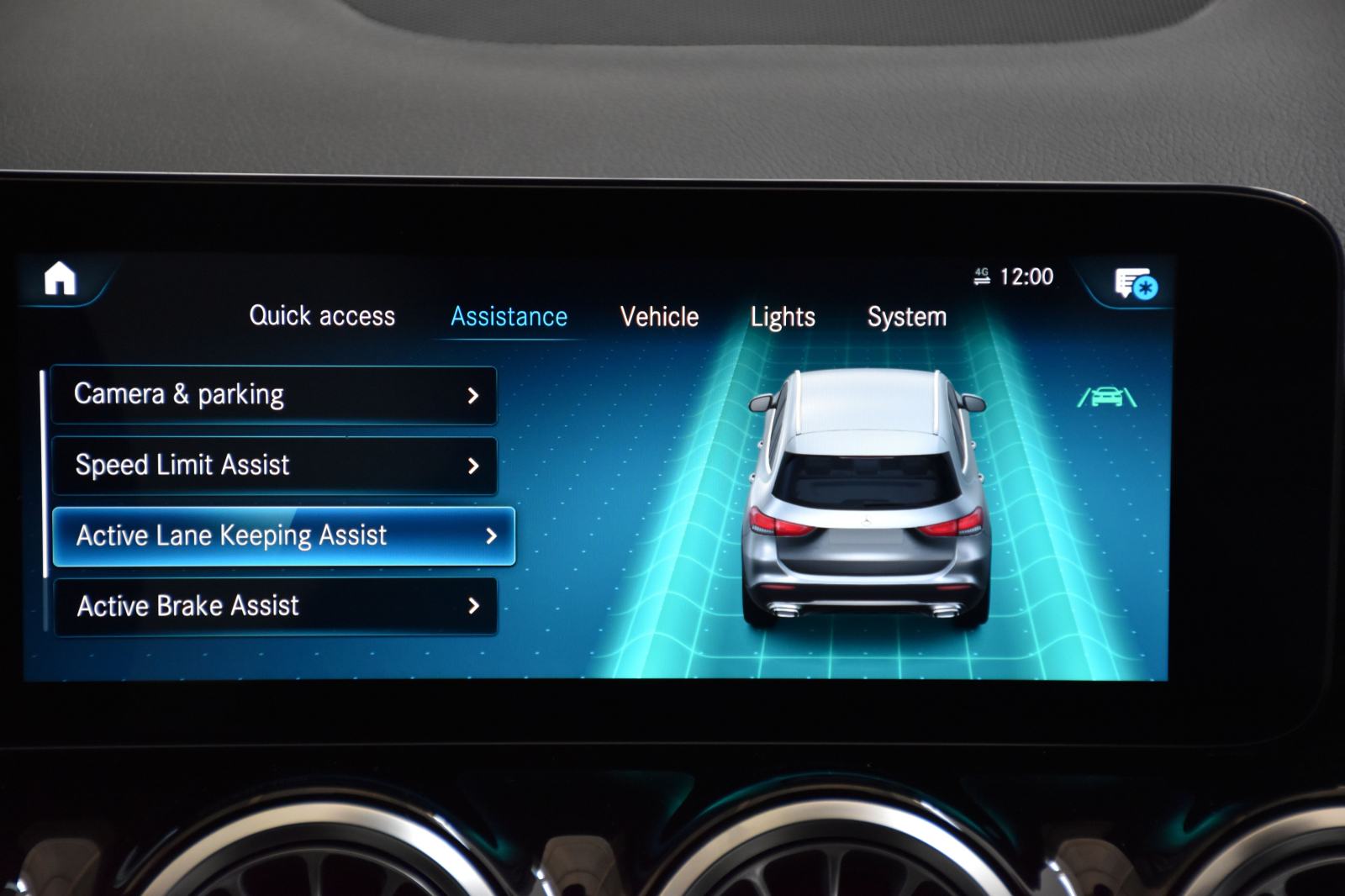 Mercedes-Benz GLA 220 d AMG LINE 4MATIC-4x4 MEMORY KAMERA ALU-19 LED, fotografija 13