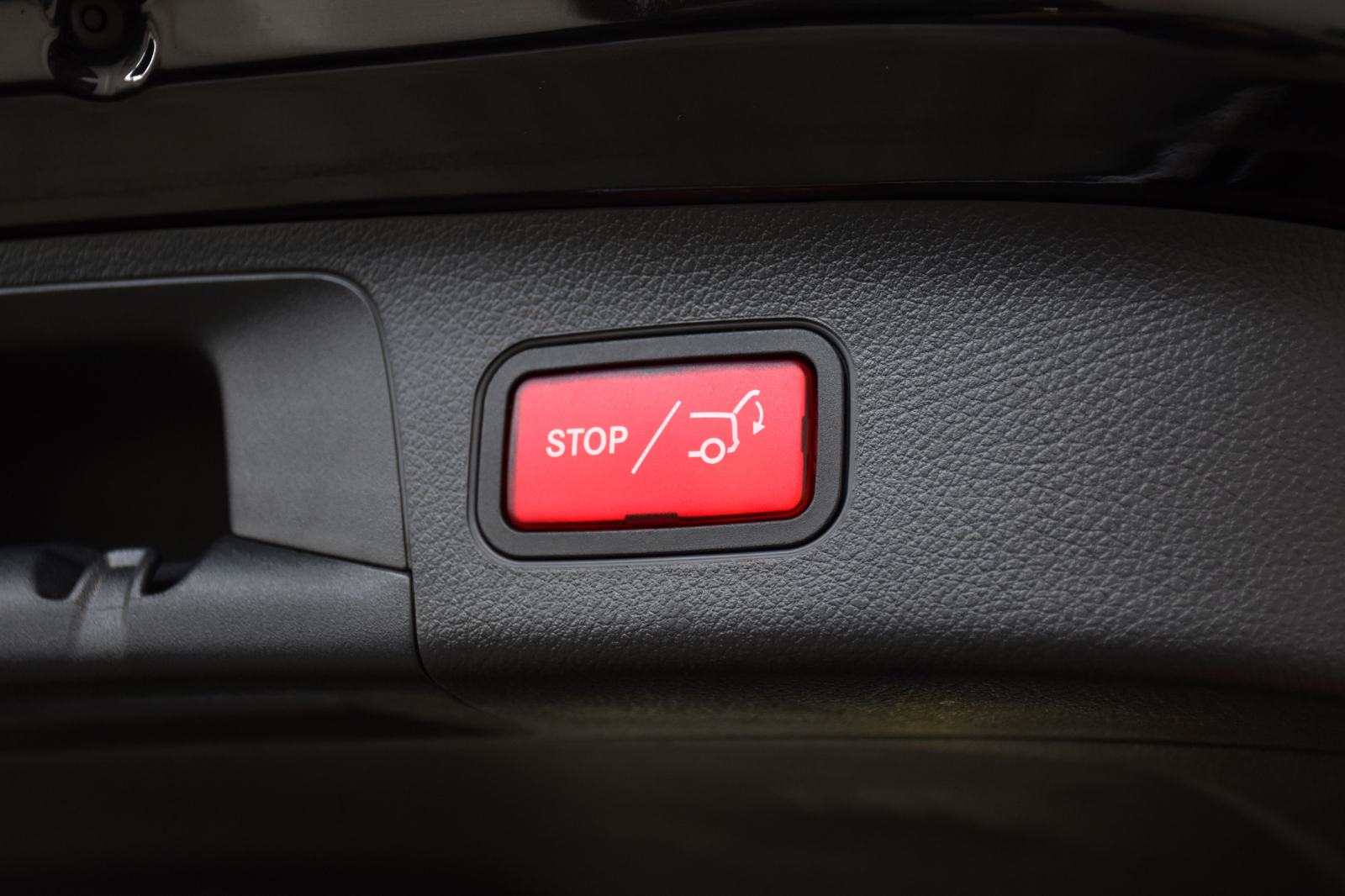 Mercedes-Benz GLA 220 d AMG LINE 4MATIC-4x4 MEMORY KAMERA ALU-19 LED, fotografija 18