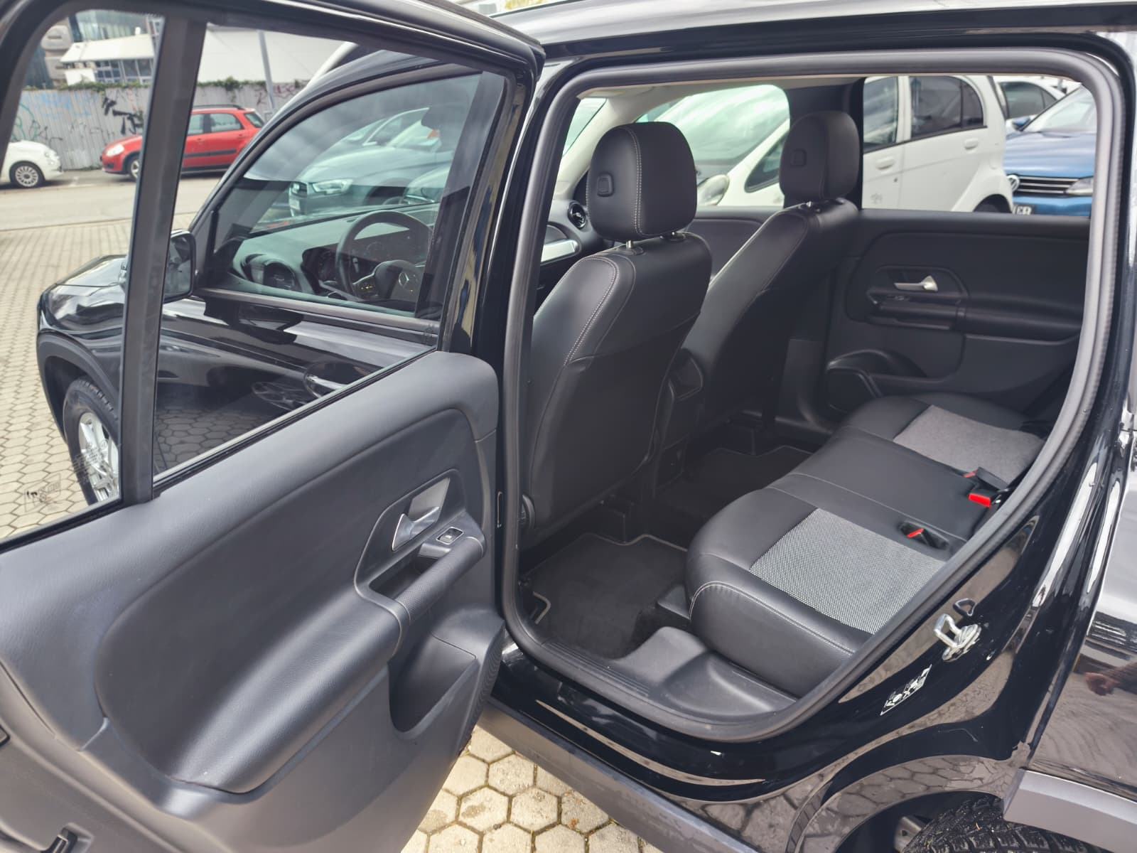 Mercedes-Benz GLB 180 d, AUTOMATIK, NAVIGACIJA, 4x GARANCIJE!!!, fotografija 17