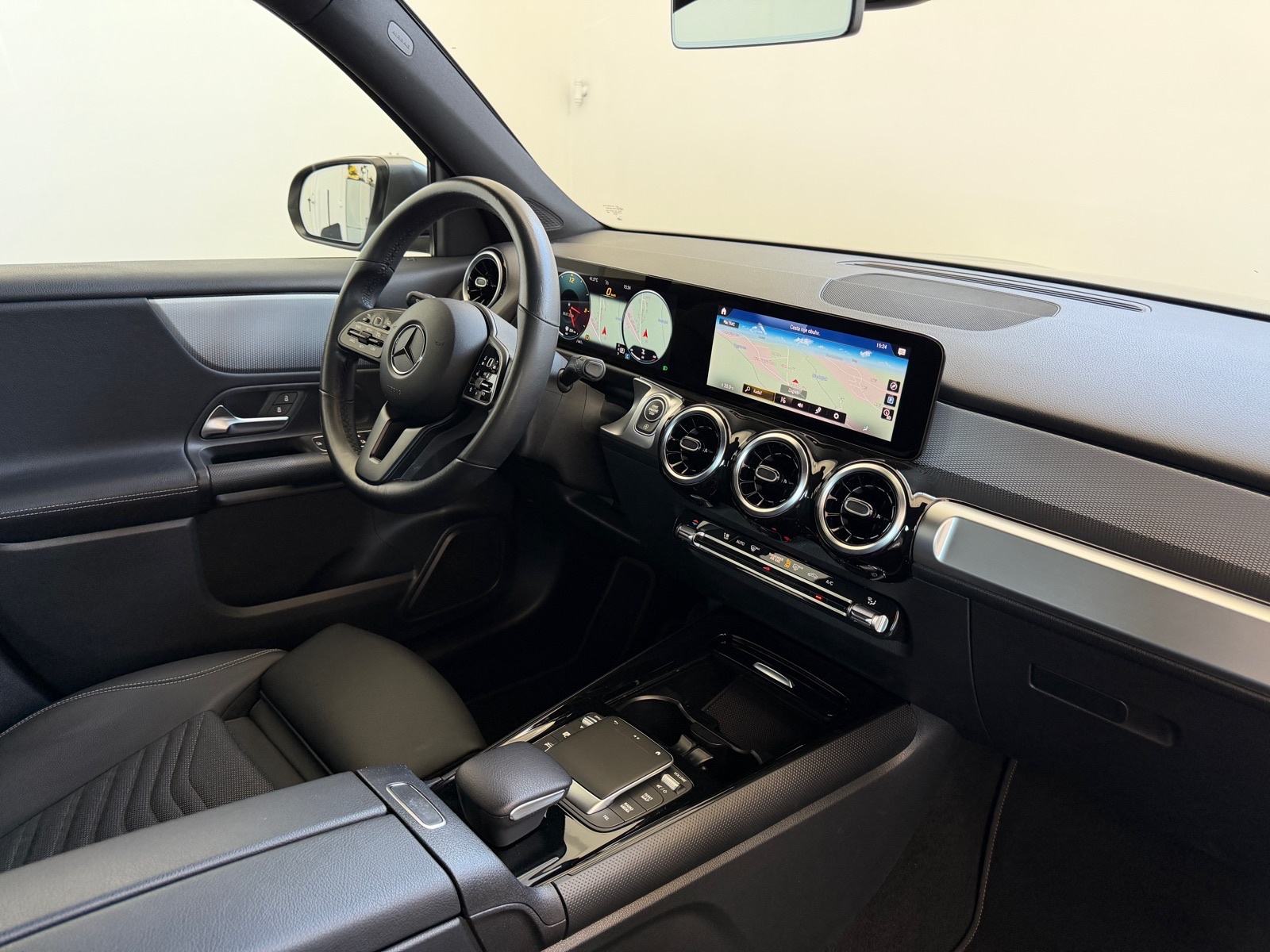 Mercedes-Benz GLB 2.0d, WIDESCREEN, JAMSTVO 24MJ, LEASING 0% UČEŠĆA, fotografija 11