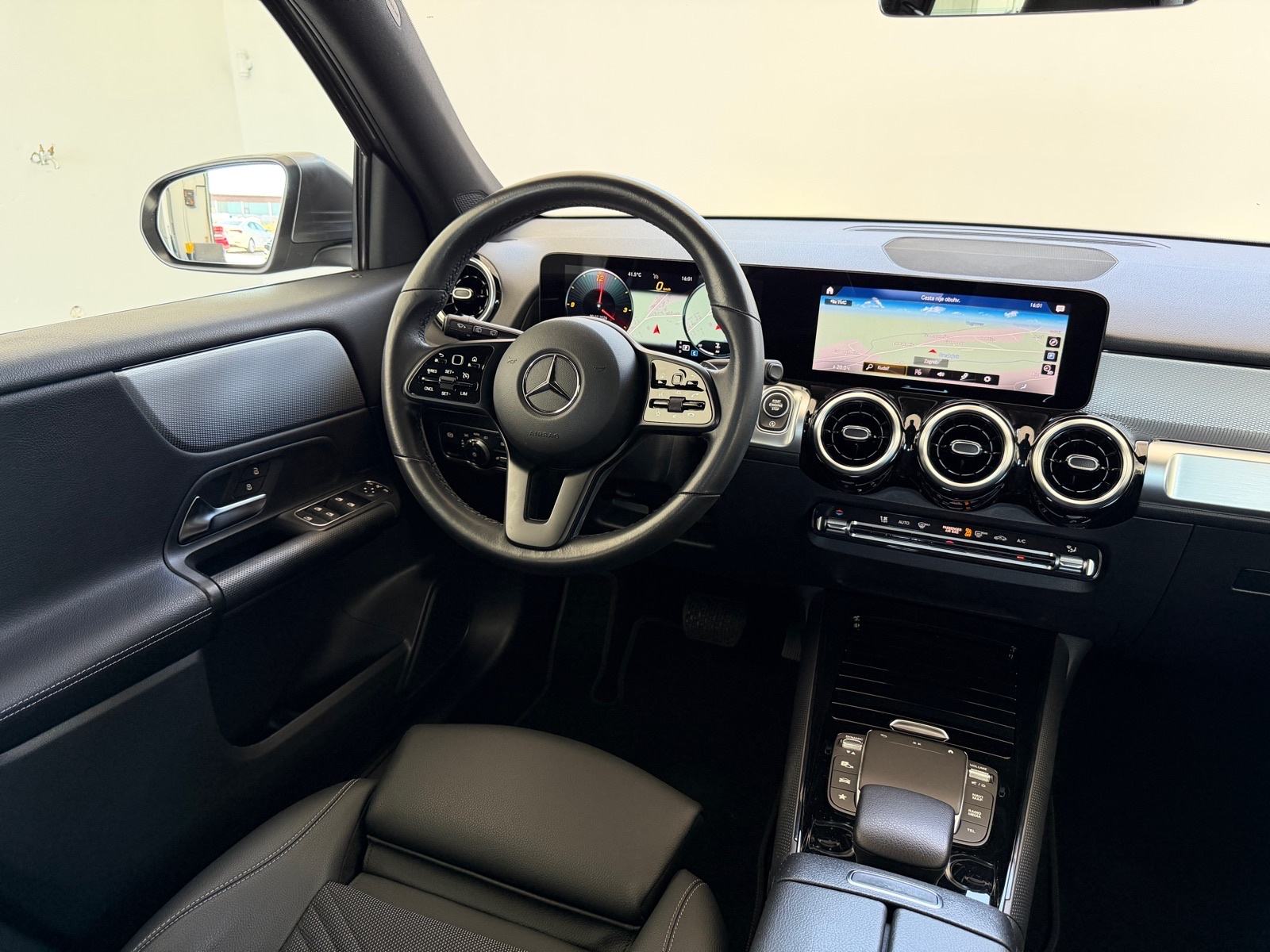 Mercedes-Benz GLB 2.0d, WIDESCREEN, JAMSTVO 24MJ, LEASING 0% UČEŠĆA, fotografija 10