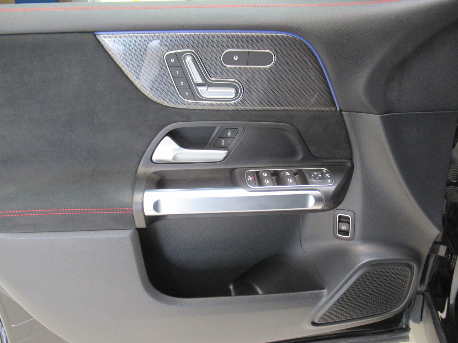 Mercedes-Benz GLB 200 d AMG Line, fotografija 15