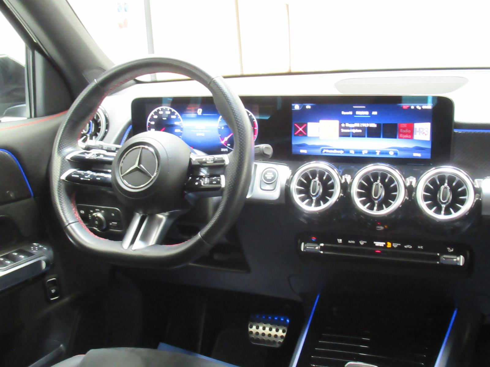 Mercedes-Benz GLB 200 d AMG Line, fotografija 14