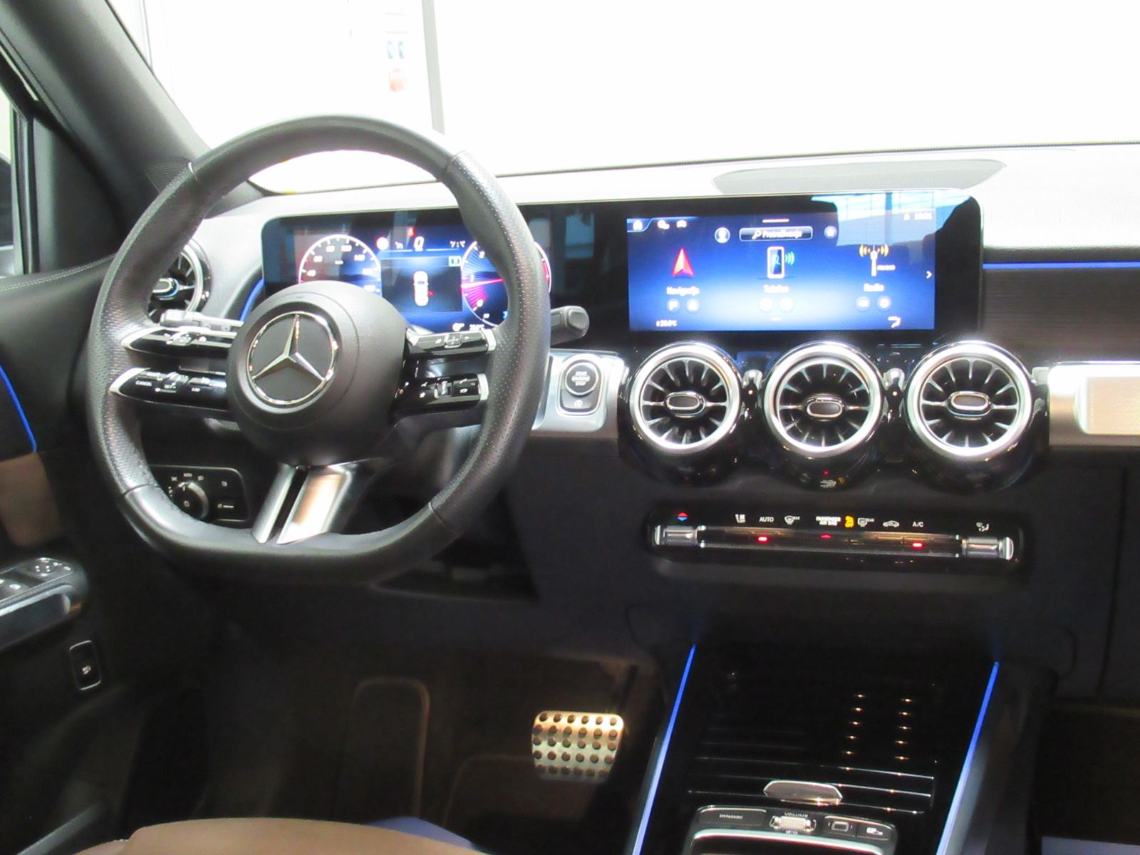 Mercedes-Benz GLB 200 d AMG Line, fotografija 13
