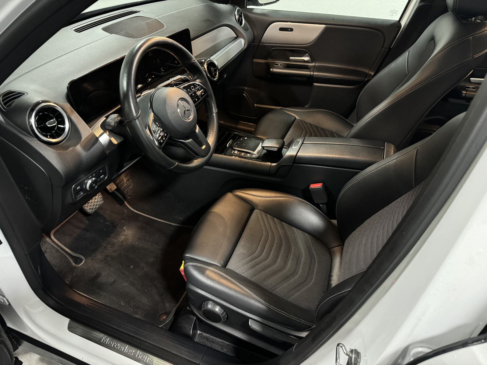 Mercedes-Benz GLB 200 D 2022. Godina, fotografija 4