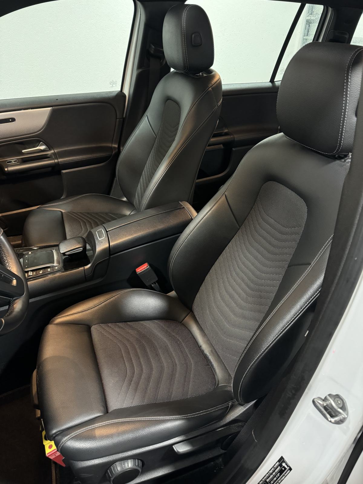 Mercedes-Benz GLB 200 D 2022. Godina, fotografija 5