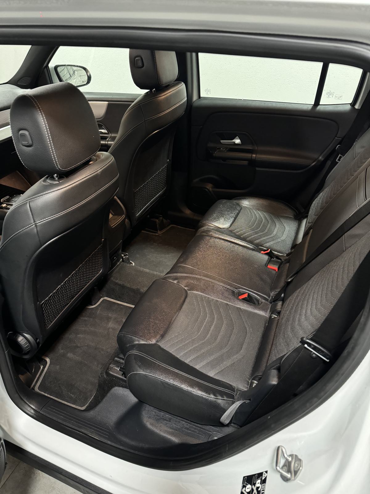 Mercedes-Benz GLB 200 D 2022. Godina, fotografija 6