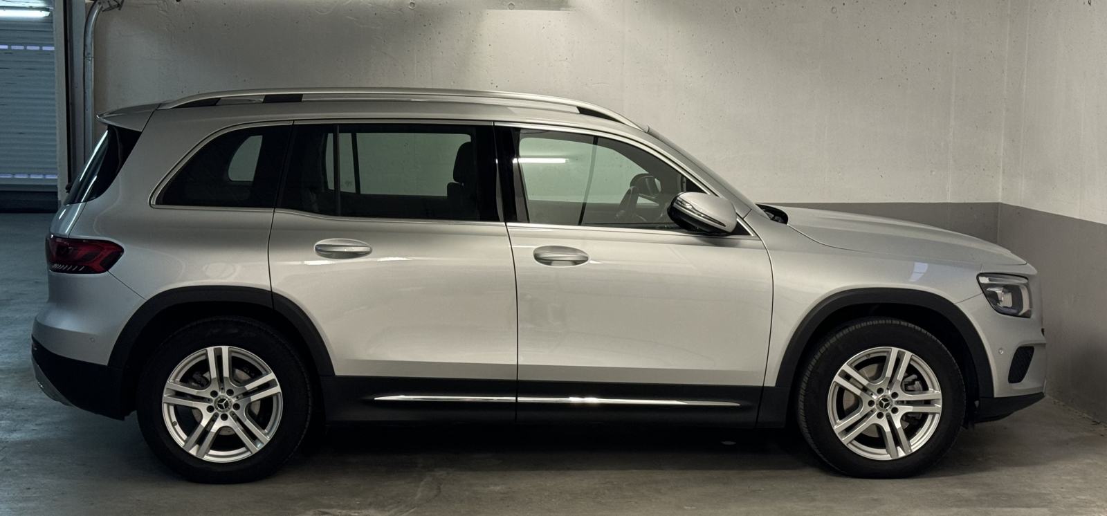 Mercedes-Benz GLB 200 D automatik, HR vozilo kupljen u Emil Frey, fotografija 2
