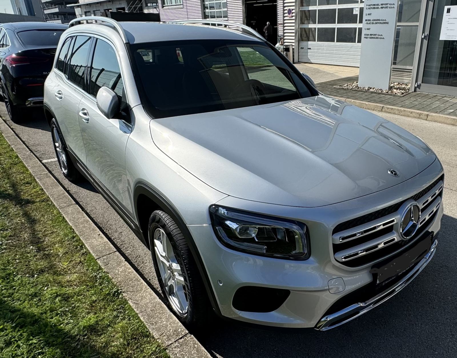 Mercedes-Benz GLB 200 D automatik, HR vozilo kupljen u Emil Frey, fotografija 5