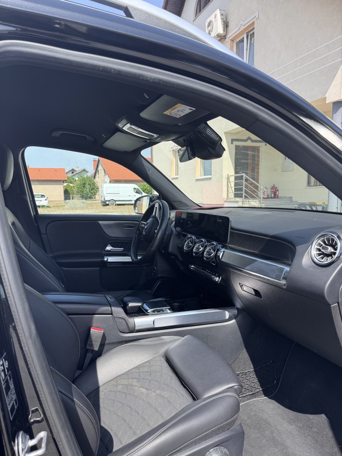 Mercedes-Benz GLB 200d automatik, fotografija 6