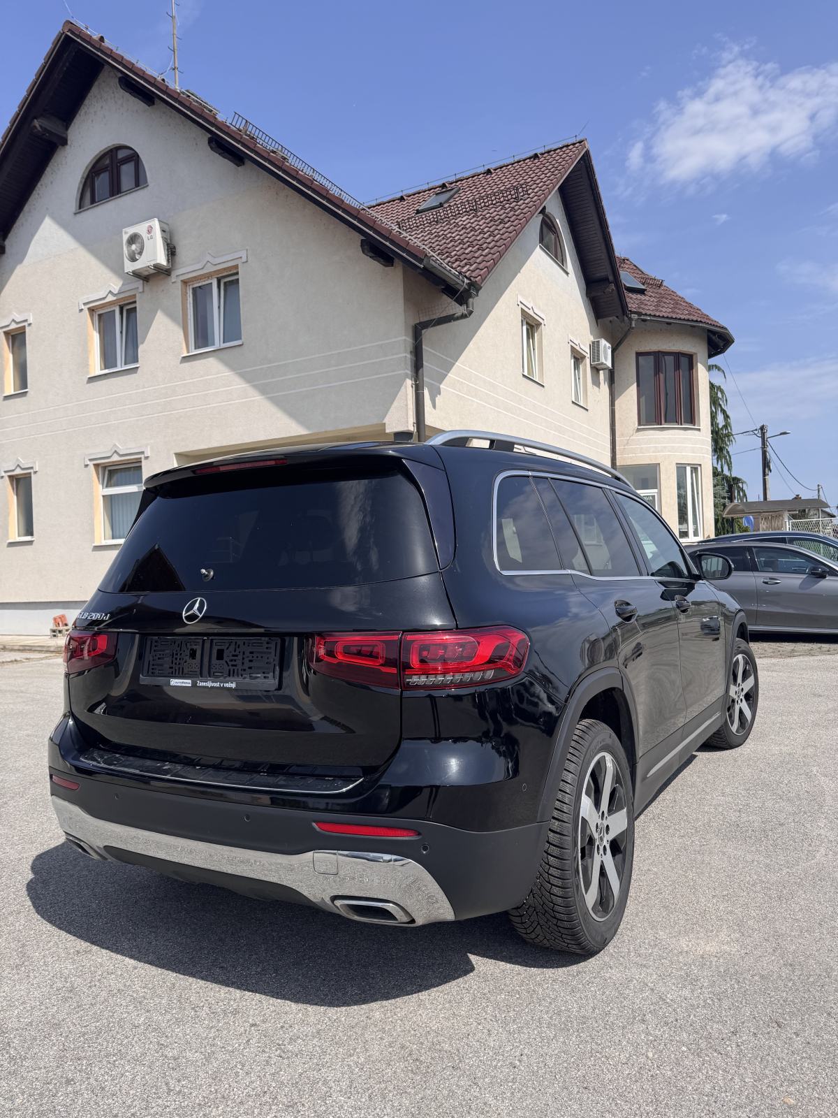 Mercedes-Benz GLB 200d automatik, fotografija 3