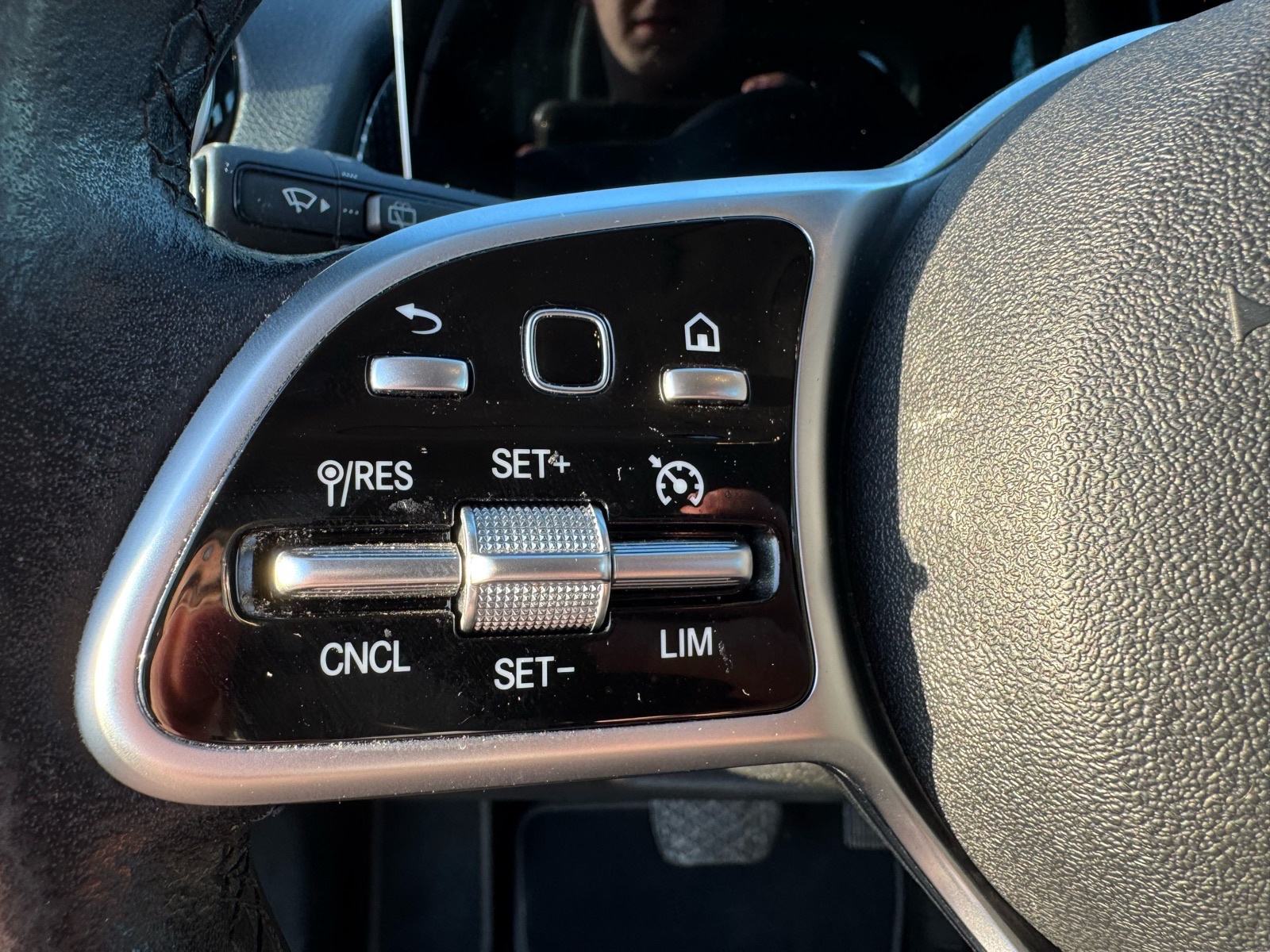 Mercedes-Benz GLB 200d, fotografija 8