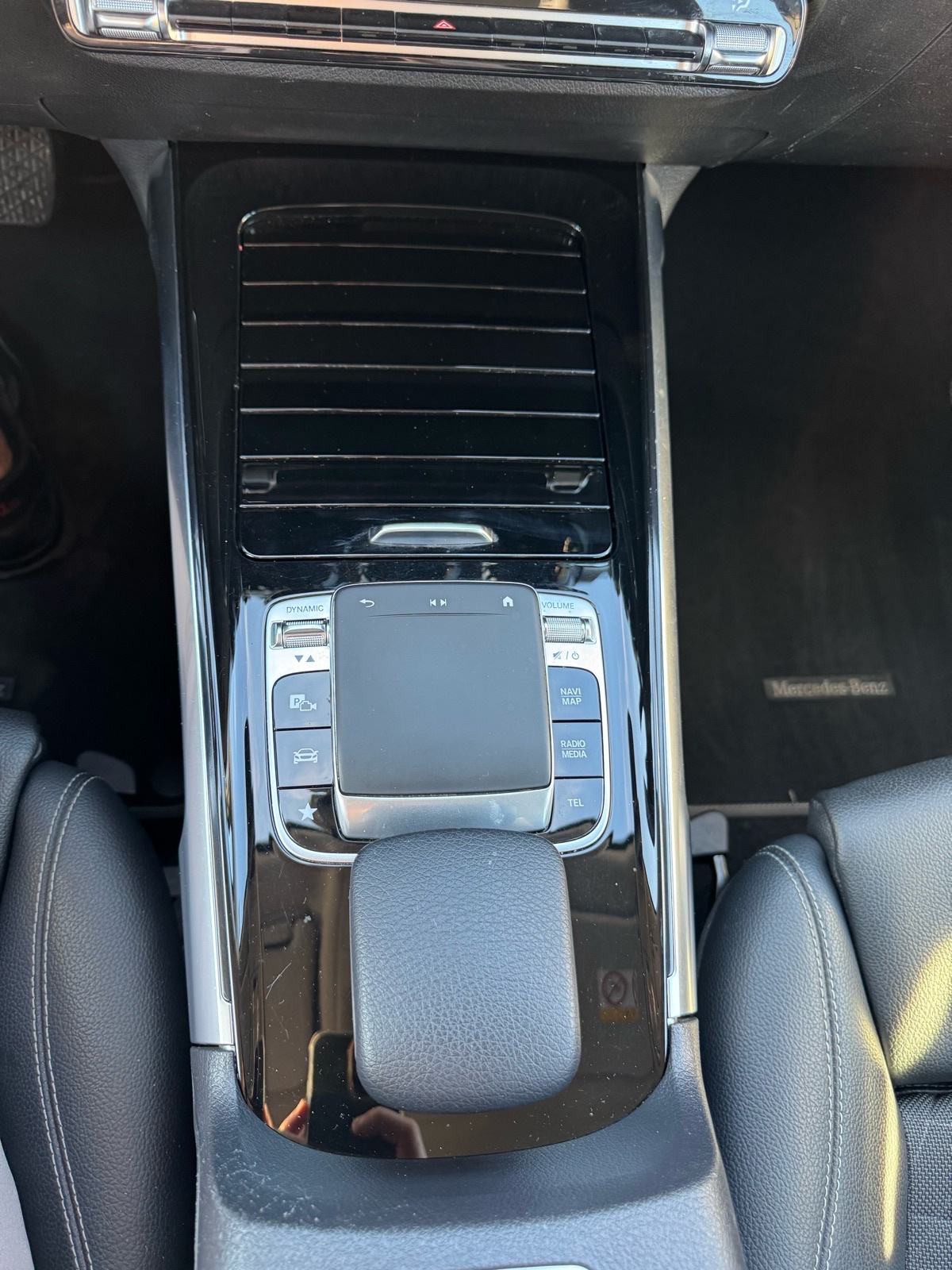 Mercedes-Benz GLB 200d, fotografija 14