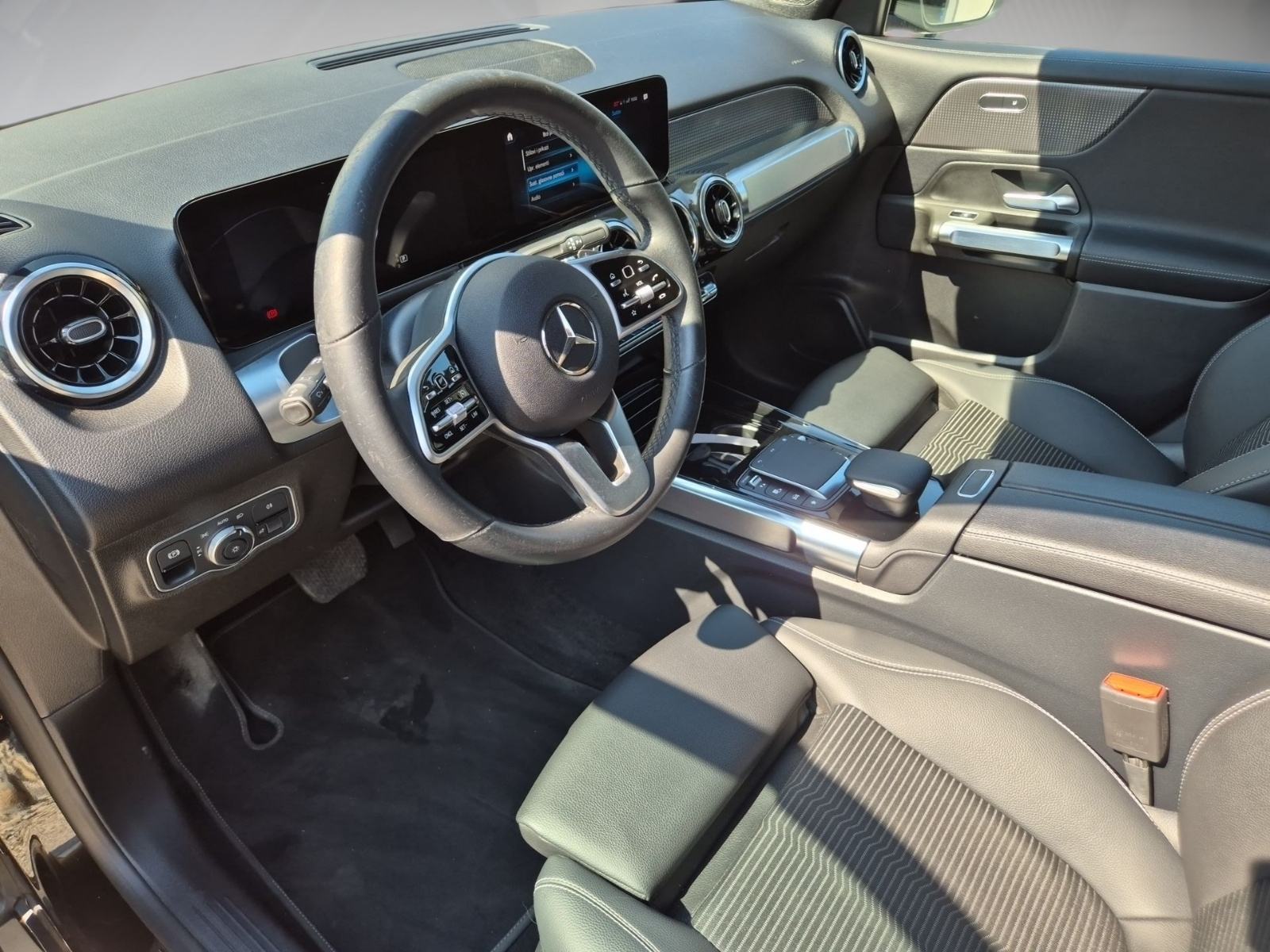 Mercedes-Benz GLB 220 D automatik 140 KW 2021 GODINA, fotografija 9