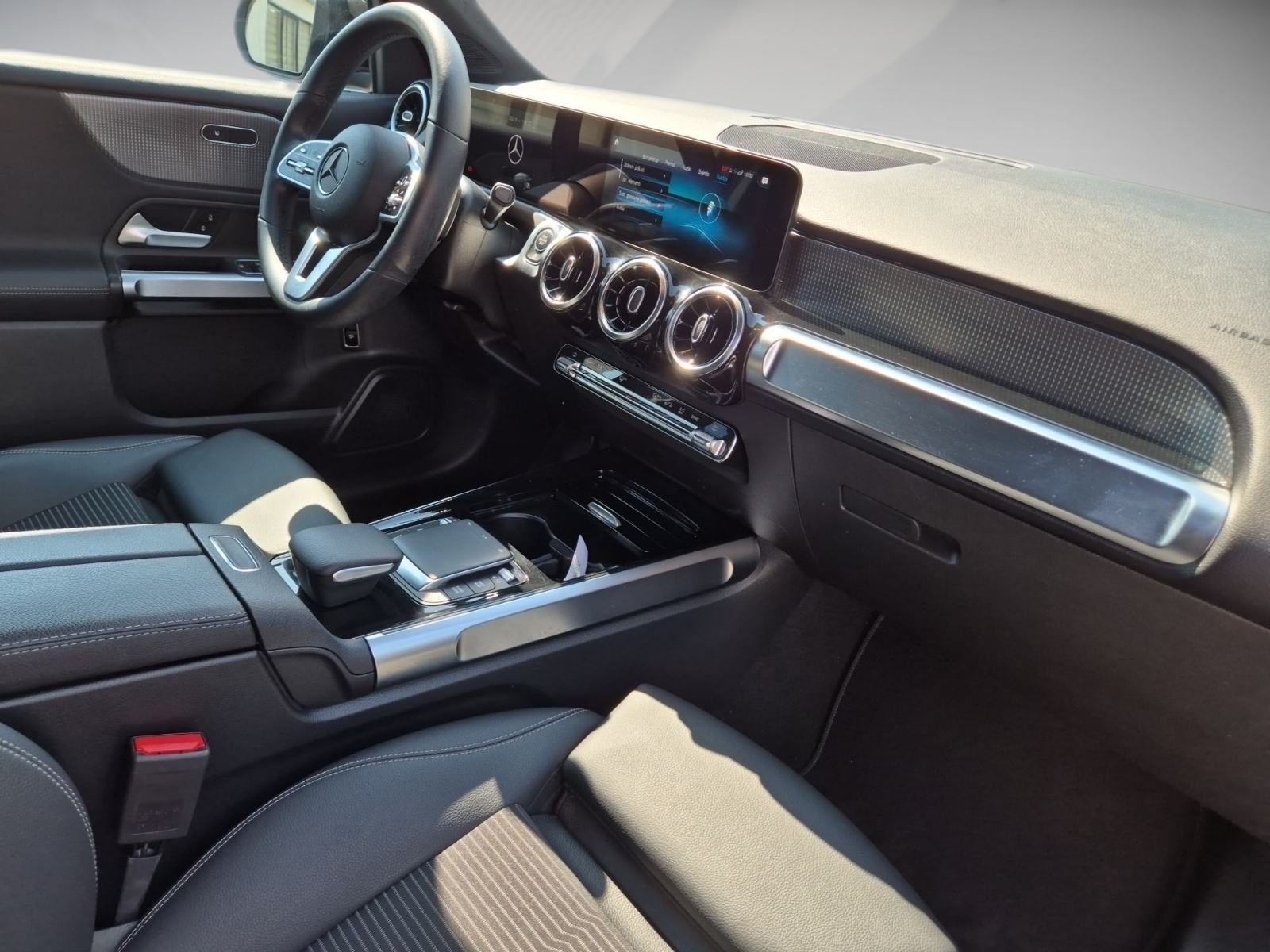 Mercedes-Benz GLB 220 D automatik 140 KW 2021 GODINA, fotografija 11
