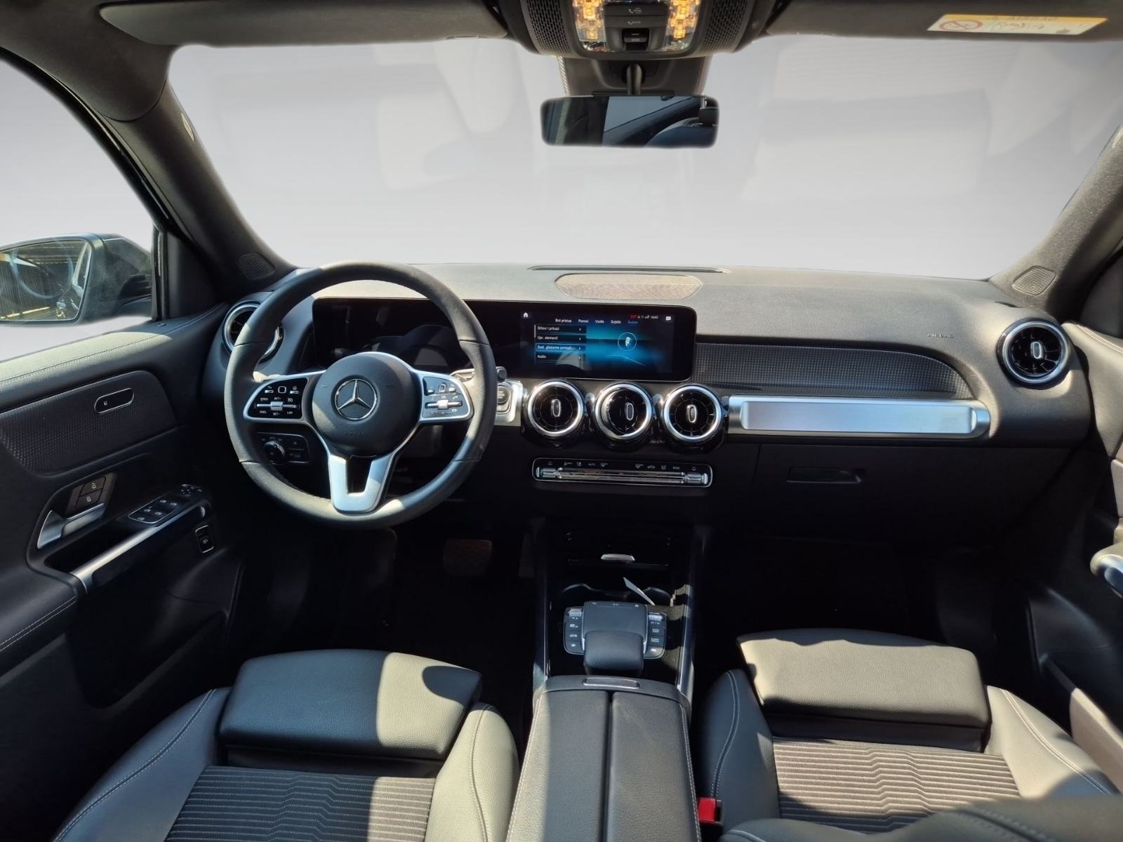 Mercedes-Benz GLB 220 D automatik 140 KW 2021 GODINA, fotografija 12