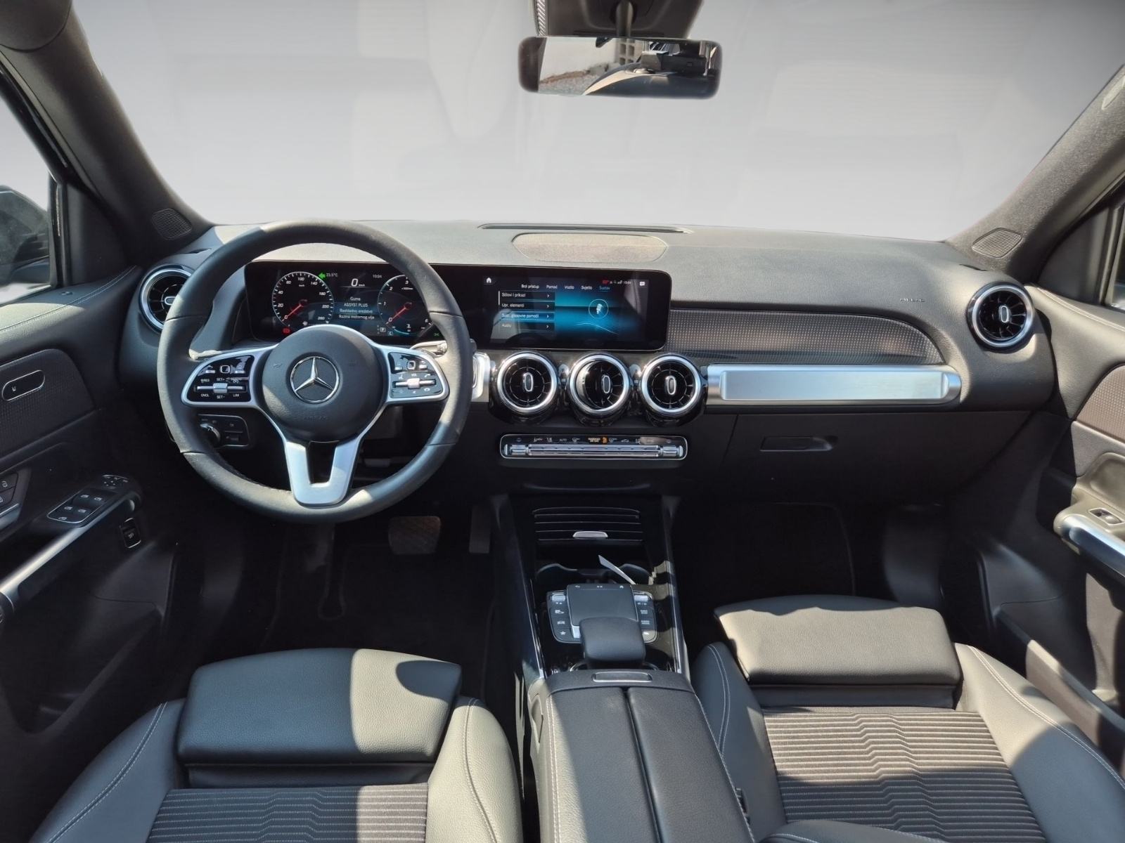 Mercedes-Benz GLB 220 D automatik 140 KW 2021 GODINA, fotografija 16