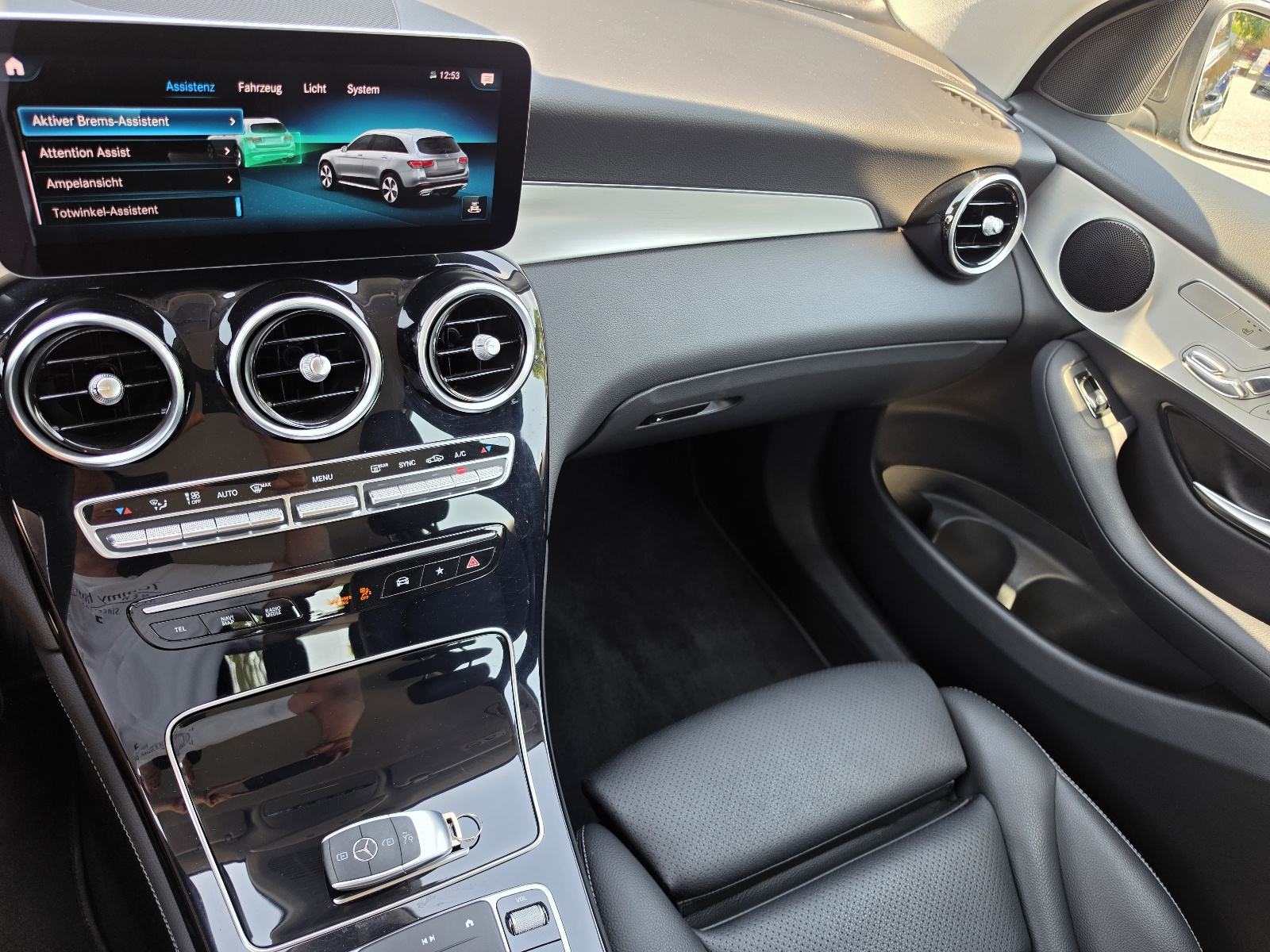 Mercedes-Benz GLC 220 d 4Matic 75TKM,SERV,NAVI.,LED,ALU,KAM,PDC,KOŽA, fotografija 16