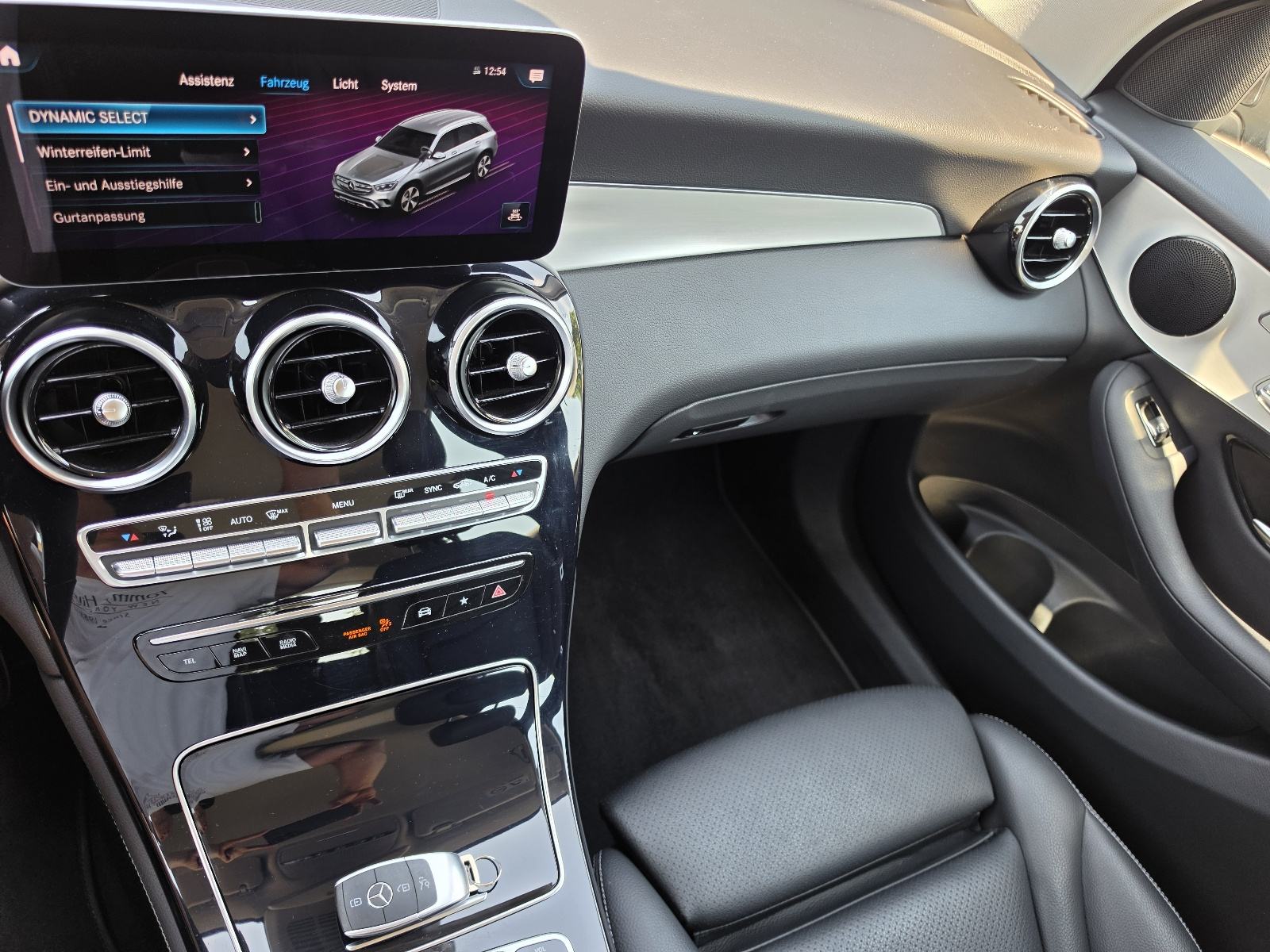Mercedes-Benz GLC 220 d 4Matic 75TKM,SERV,NAVI.,LED,ALU,KAM,PDC,KOŽA, fotografija 17