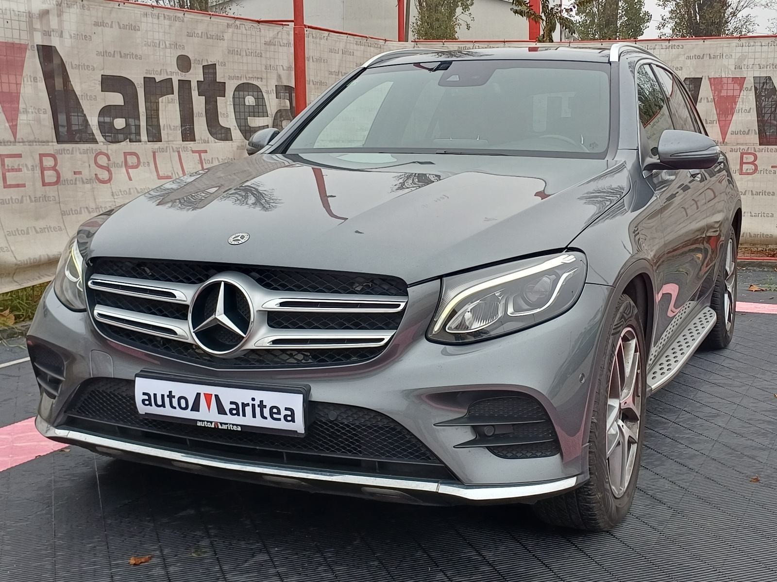 Mercedes-Benz GLC 220 d 4MATIC AMG *Koža,Panorama,Navi,Led,Alu"19*, fotografija 2