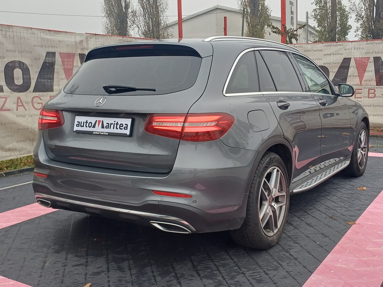 Mercedes-Benz GLC 220 d 4MATIC AMG *Koža,Panorama,Navi,Led,Alu"19*, fotografija 14