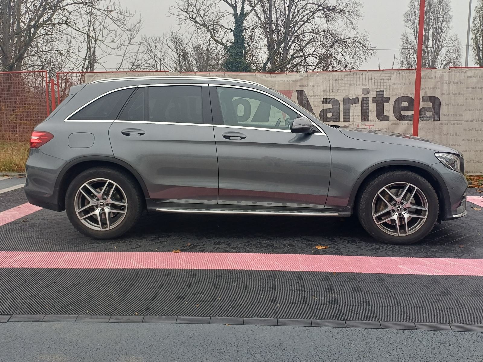 Mercedes-Benz GLC 220 d 4MATIC AMG *Koža,Panorama,Navi,Led,Alu"19*, fotografija 16