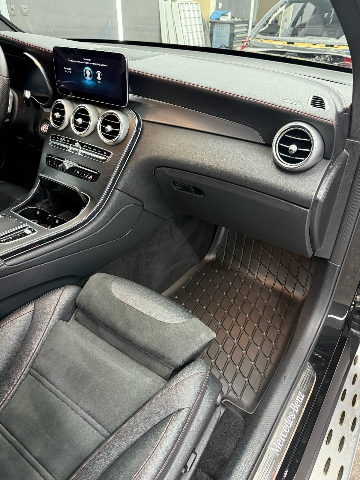Mercedes-Benz GLC 220 d 4MATIC automatik AMG paket opreme, fotografija 11